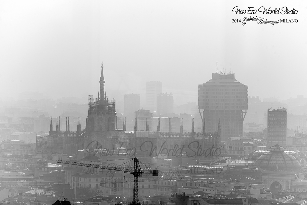Duomo e Torre Velasca Milano nebbie autunnali