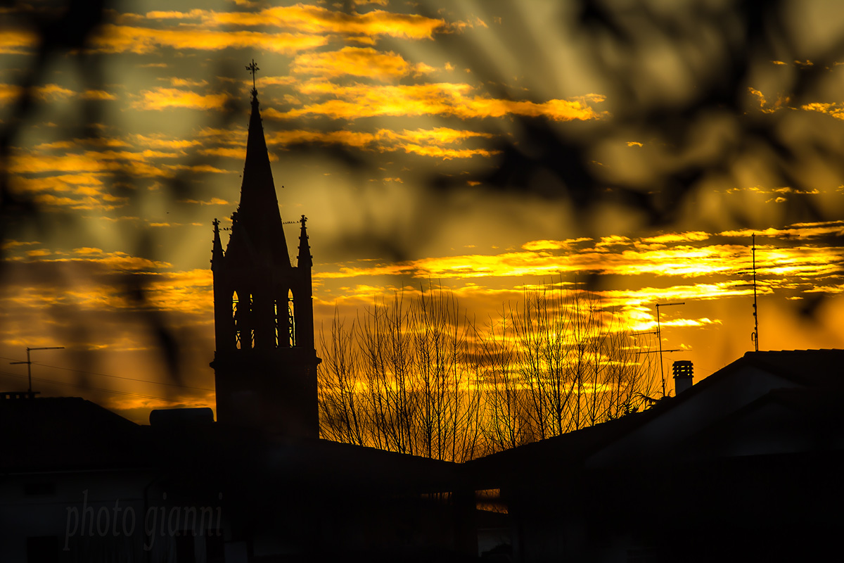 silhouette al tramonto