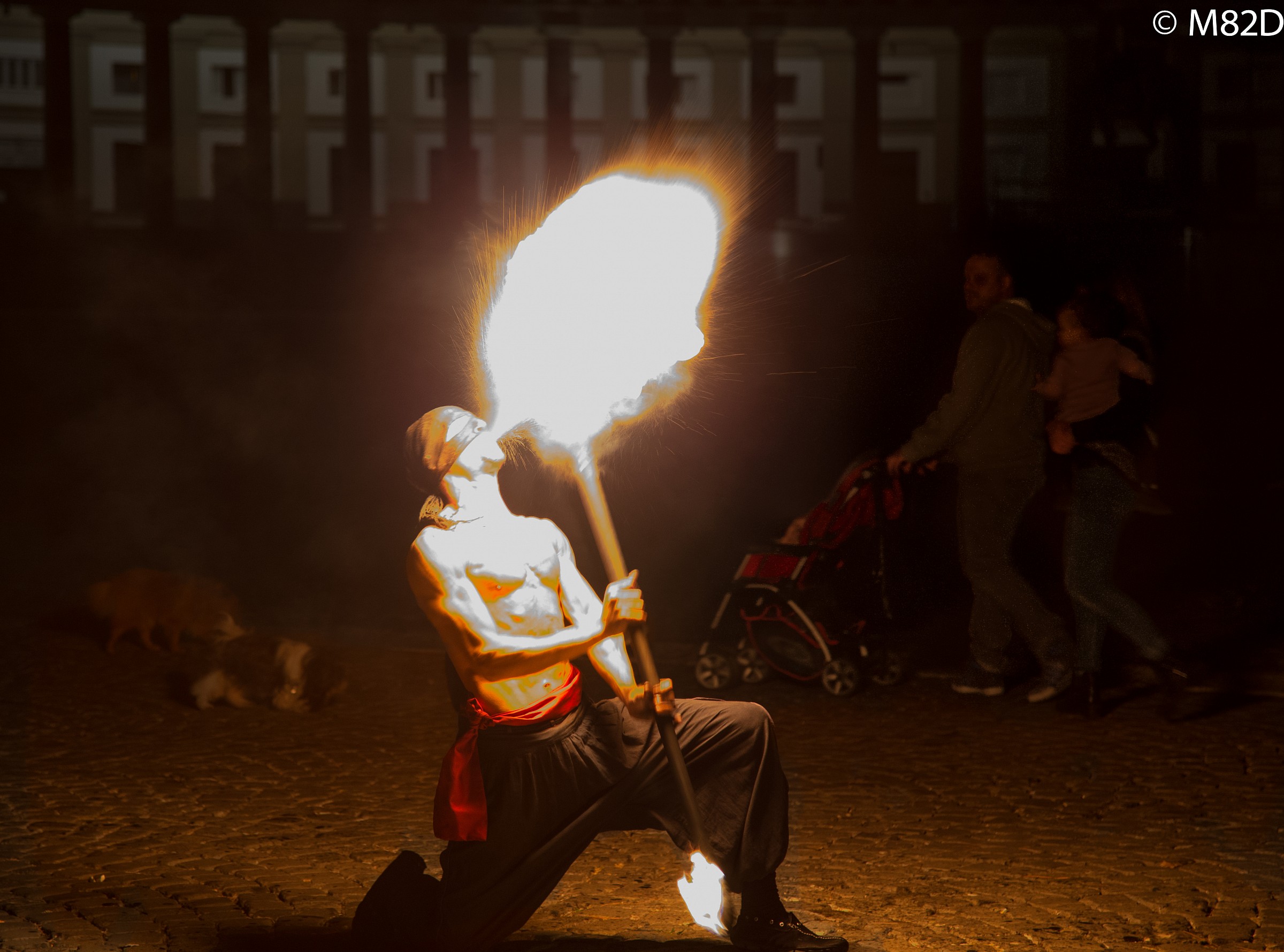 Mangiafuoco di luce.