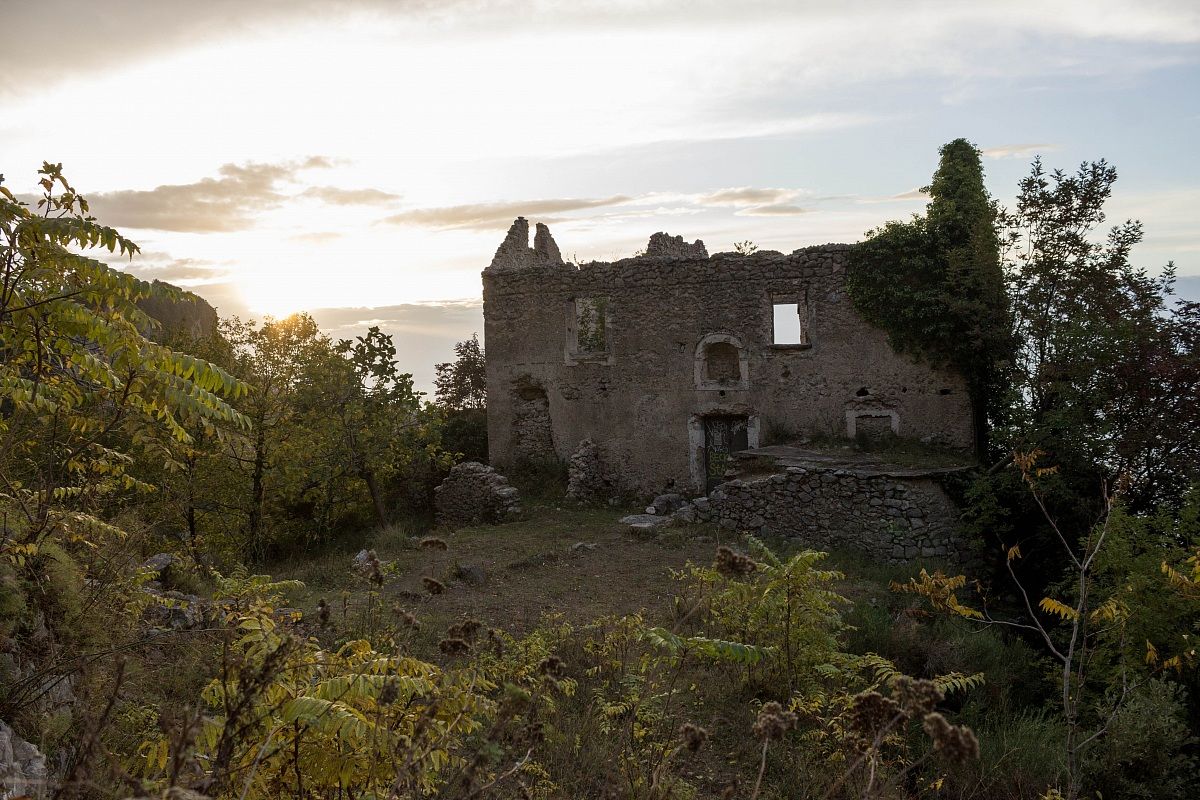 The dawn of the house