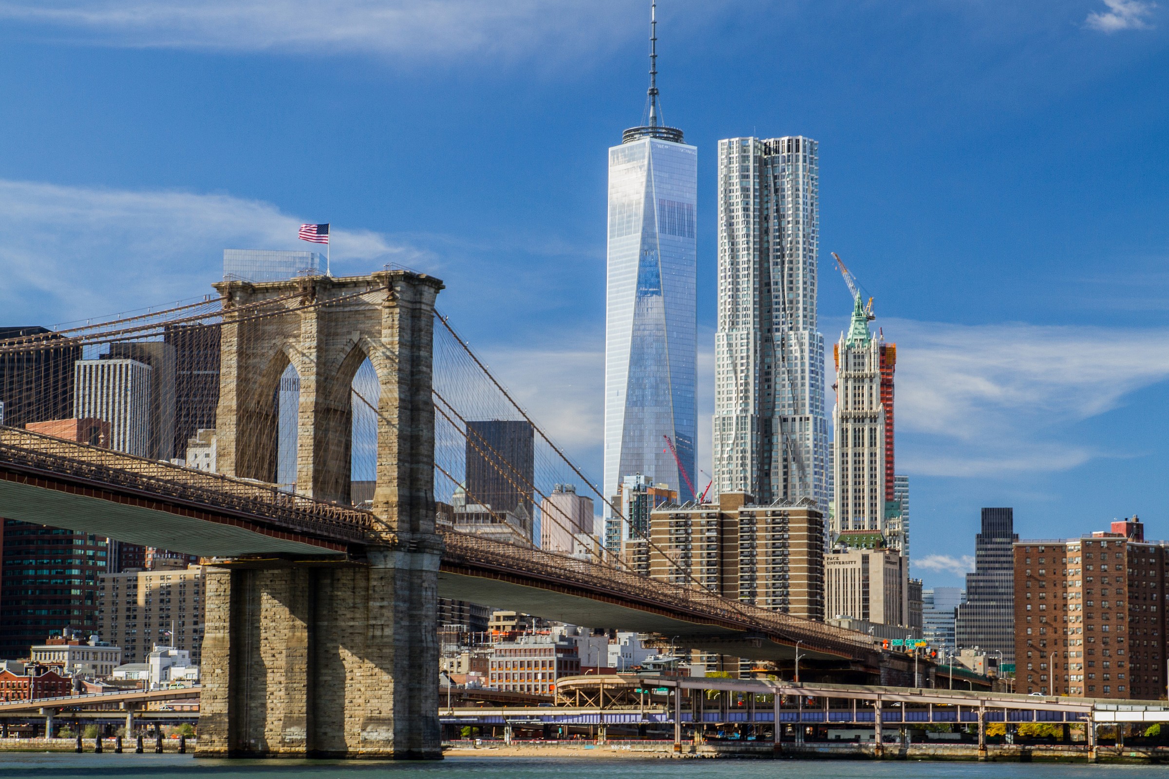 Brooklyn bridge and the 2 giants