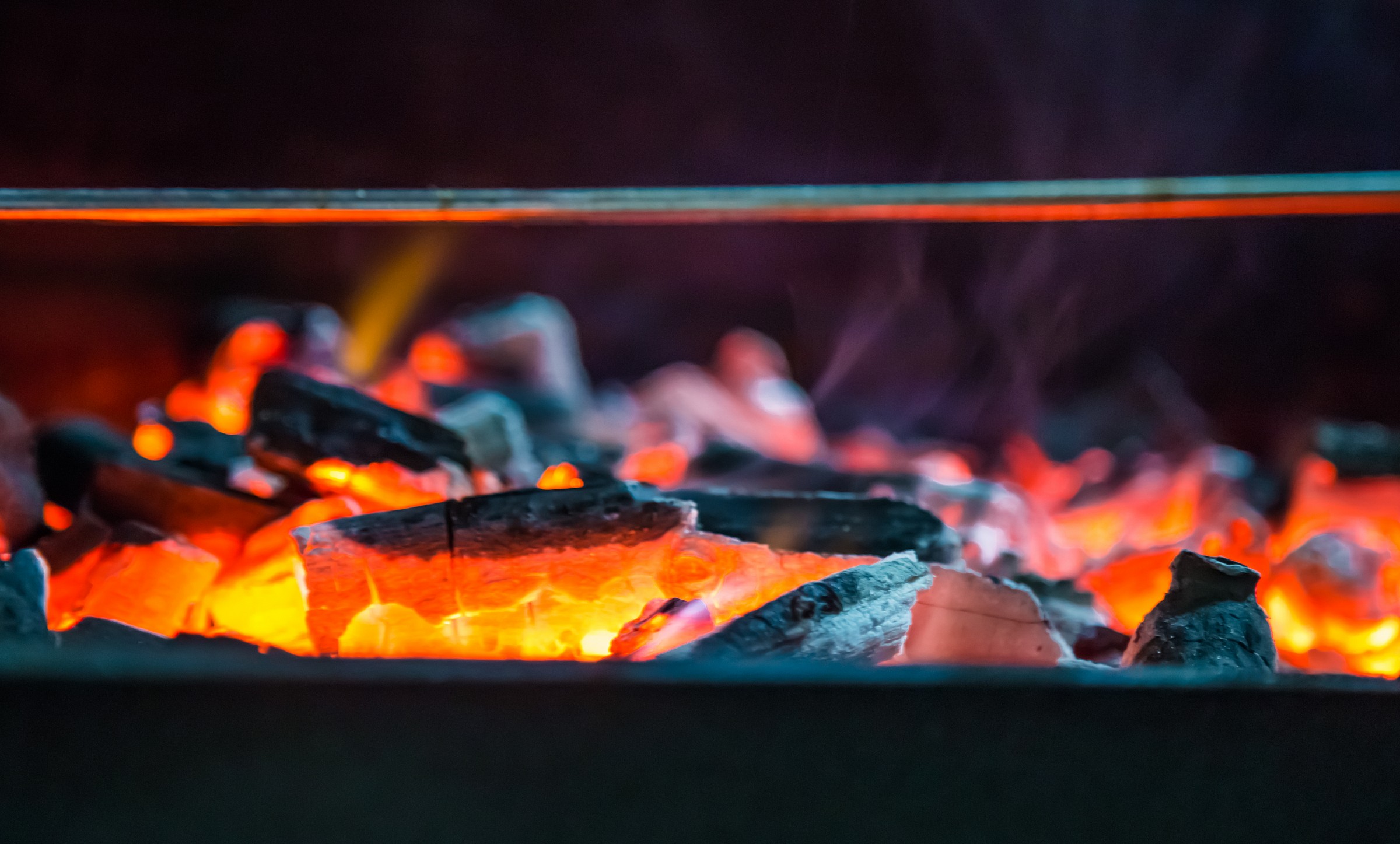 Osservando la brace.