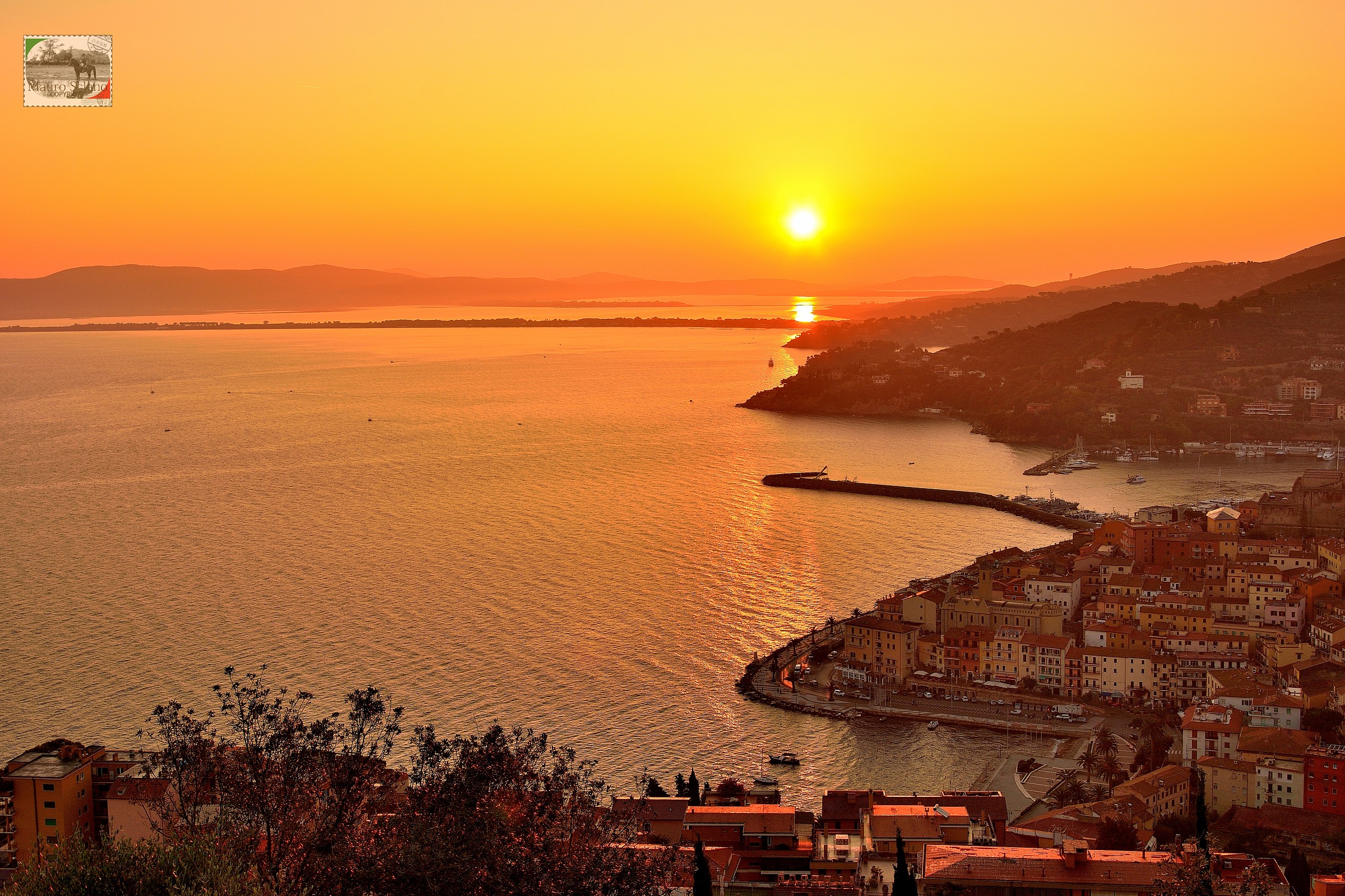 Porto Santo Stefano all'alba