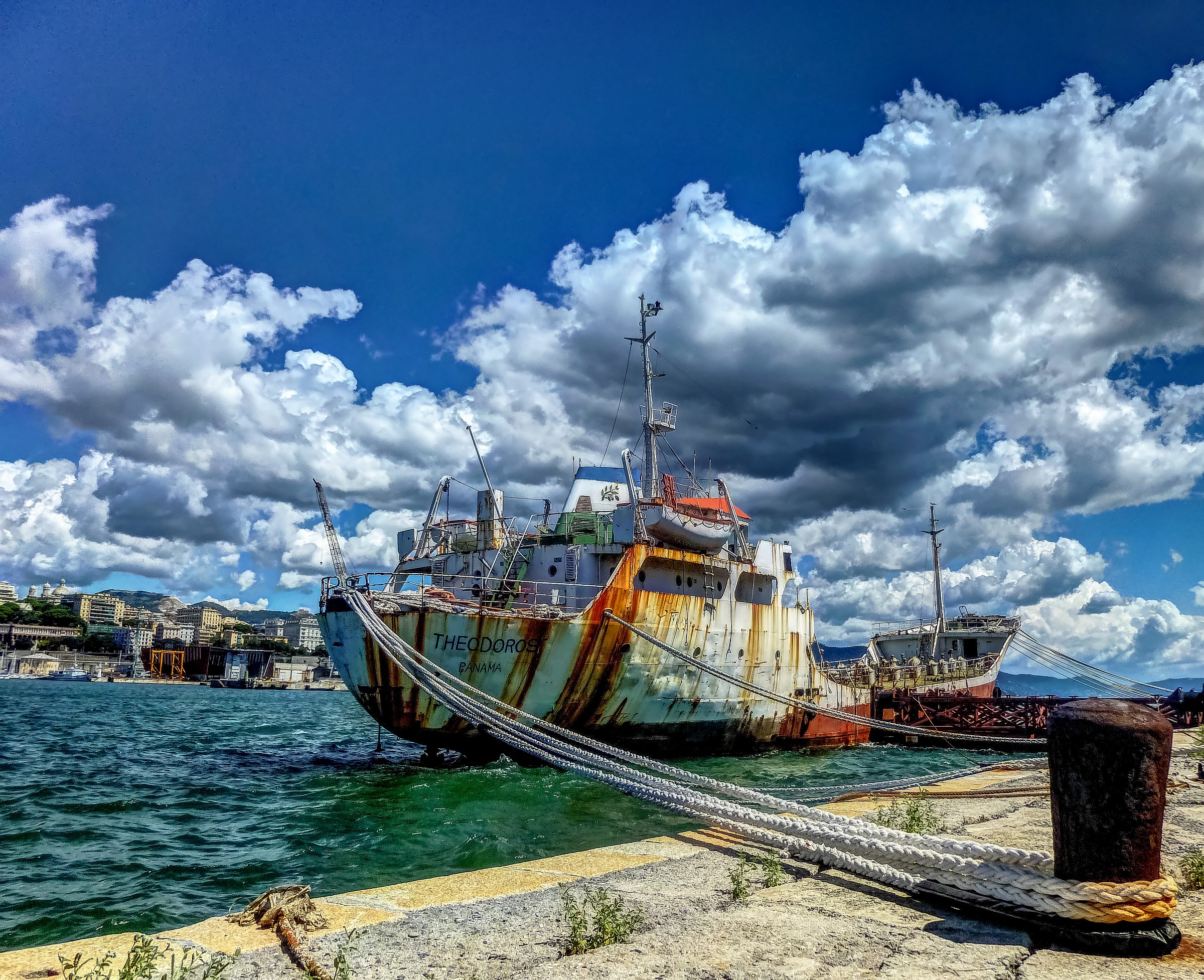 La nave fantasma (diga Genova)