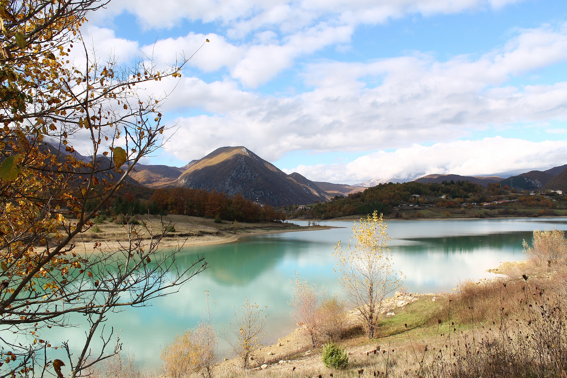 Castel San Vincenzo dam (is)