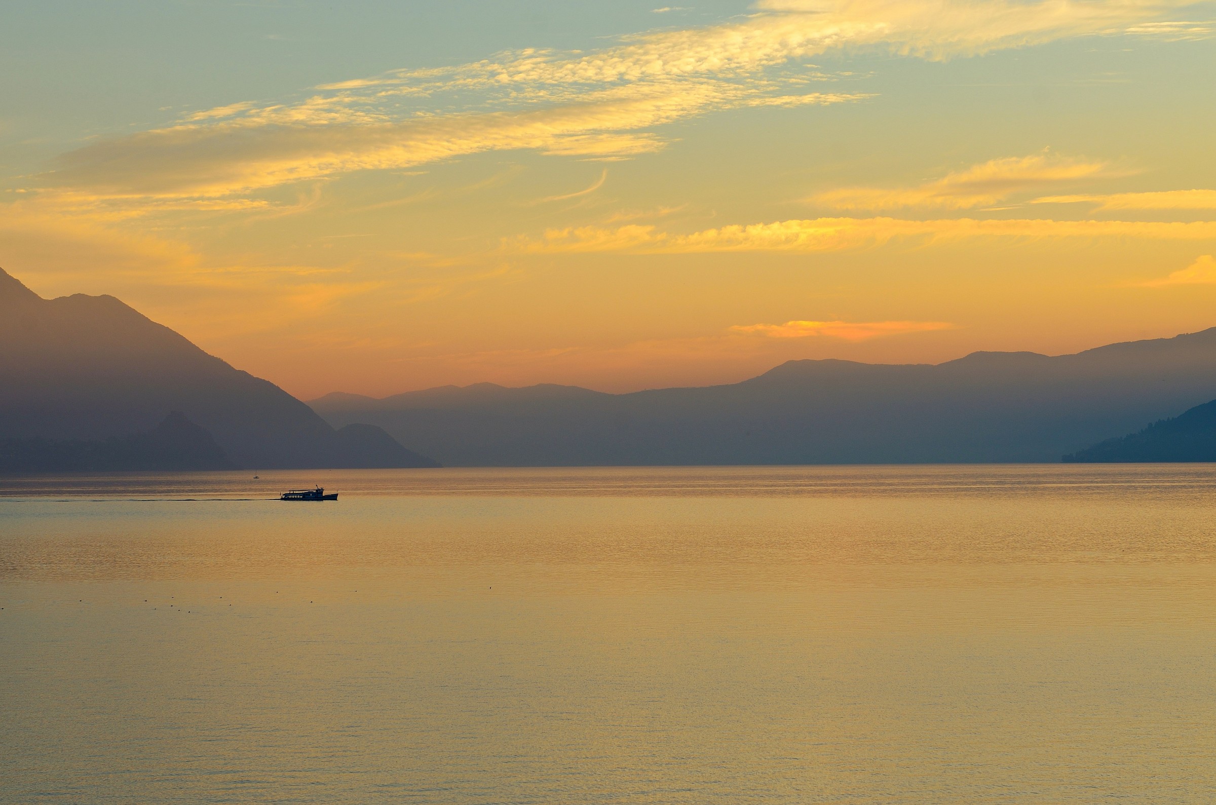 Battello al tramonto