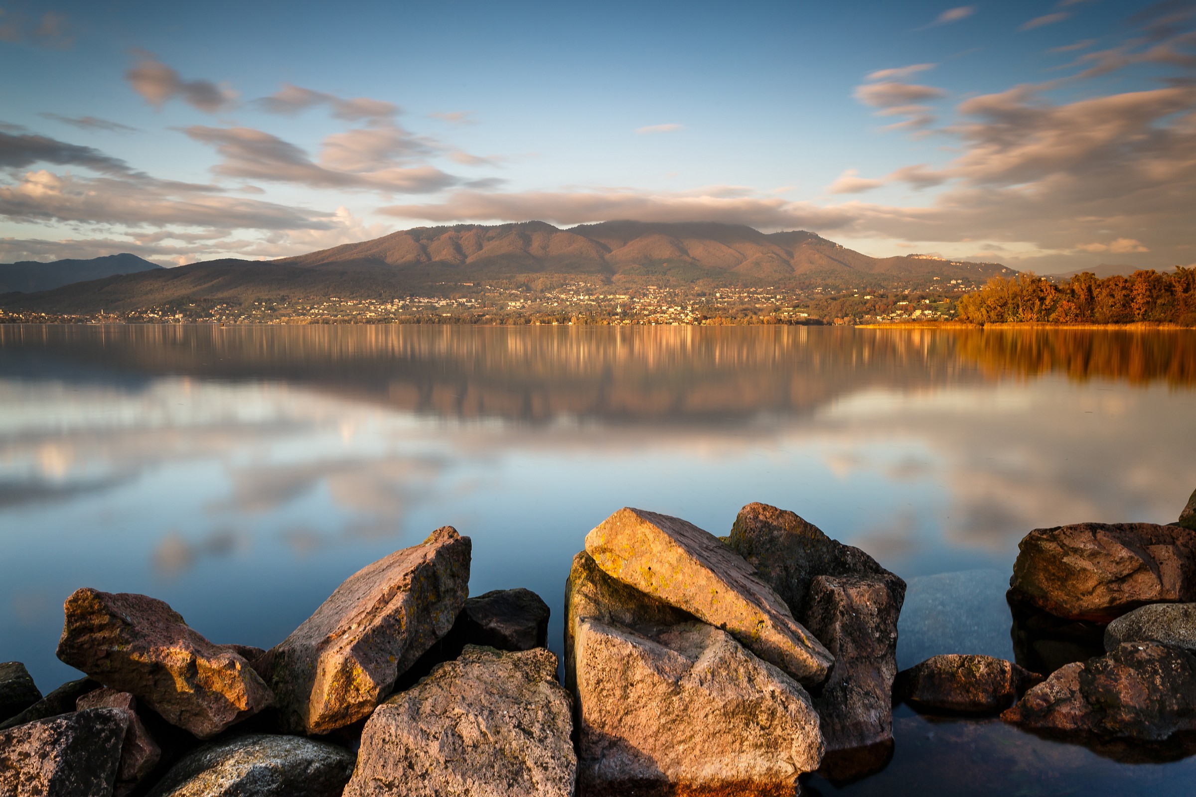 Cazzago Brabbia - Lake Varese