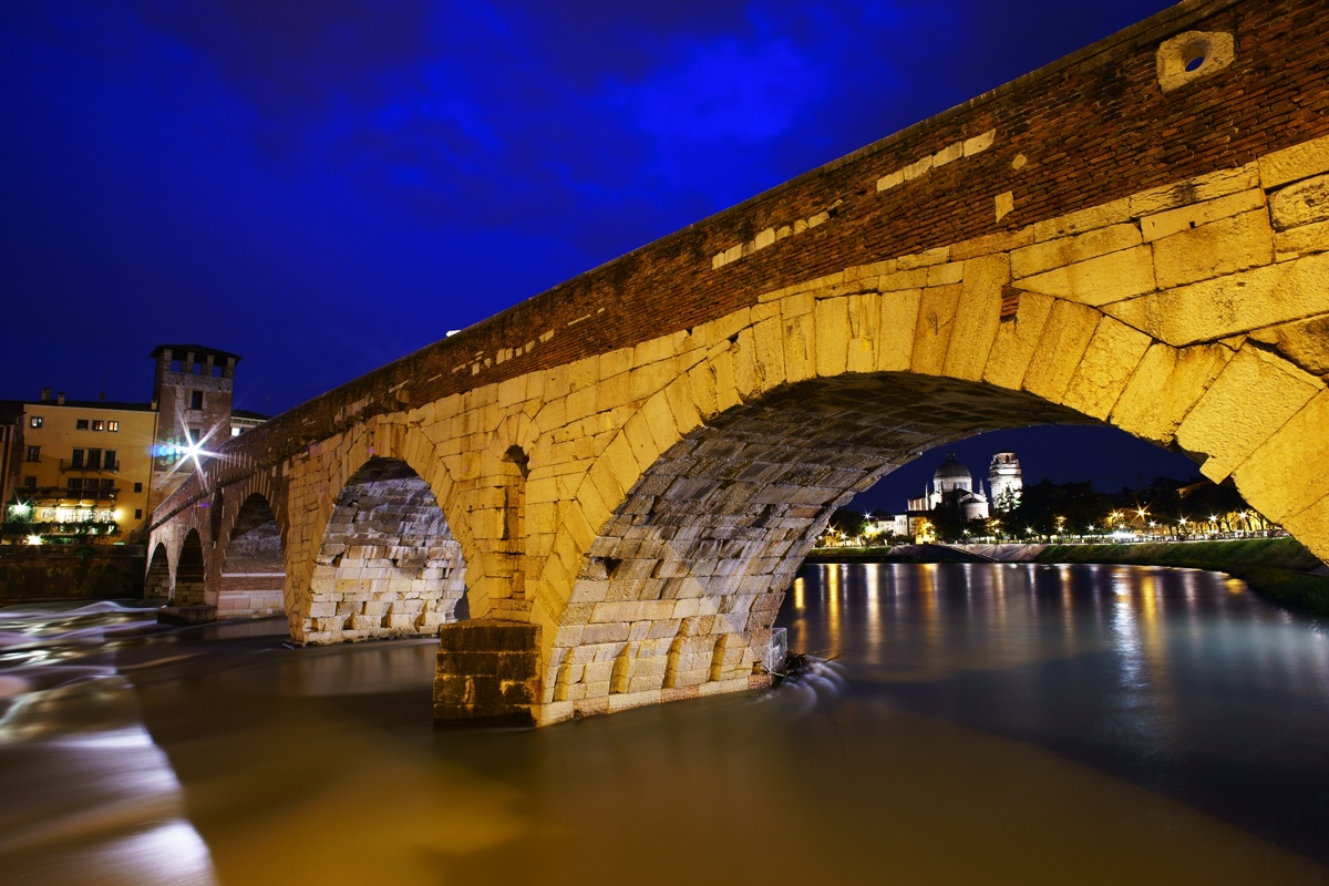 Ponte Pietra