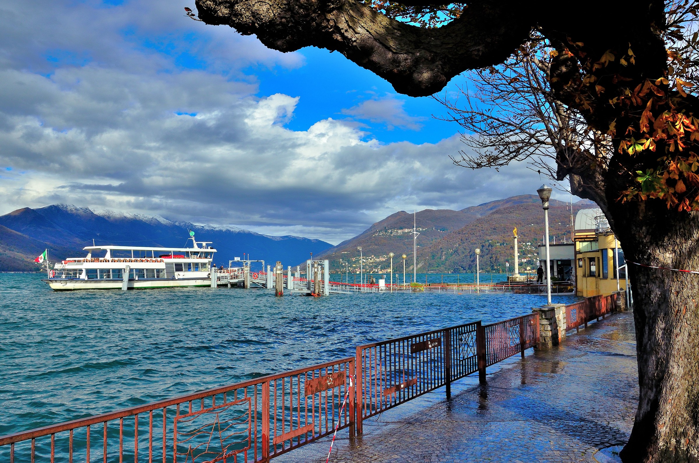 Navigazione Lago Maggiore - Imbarcadero Luino