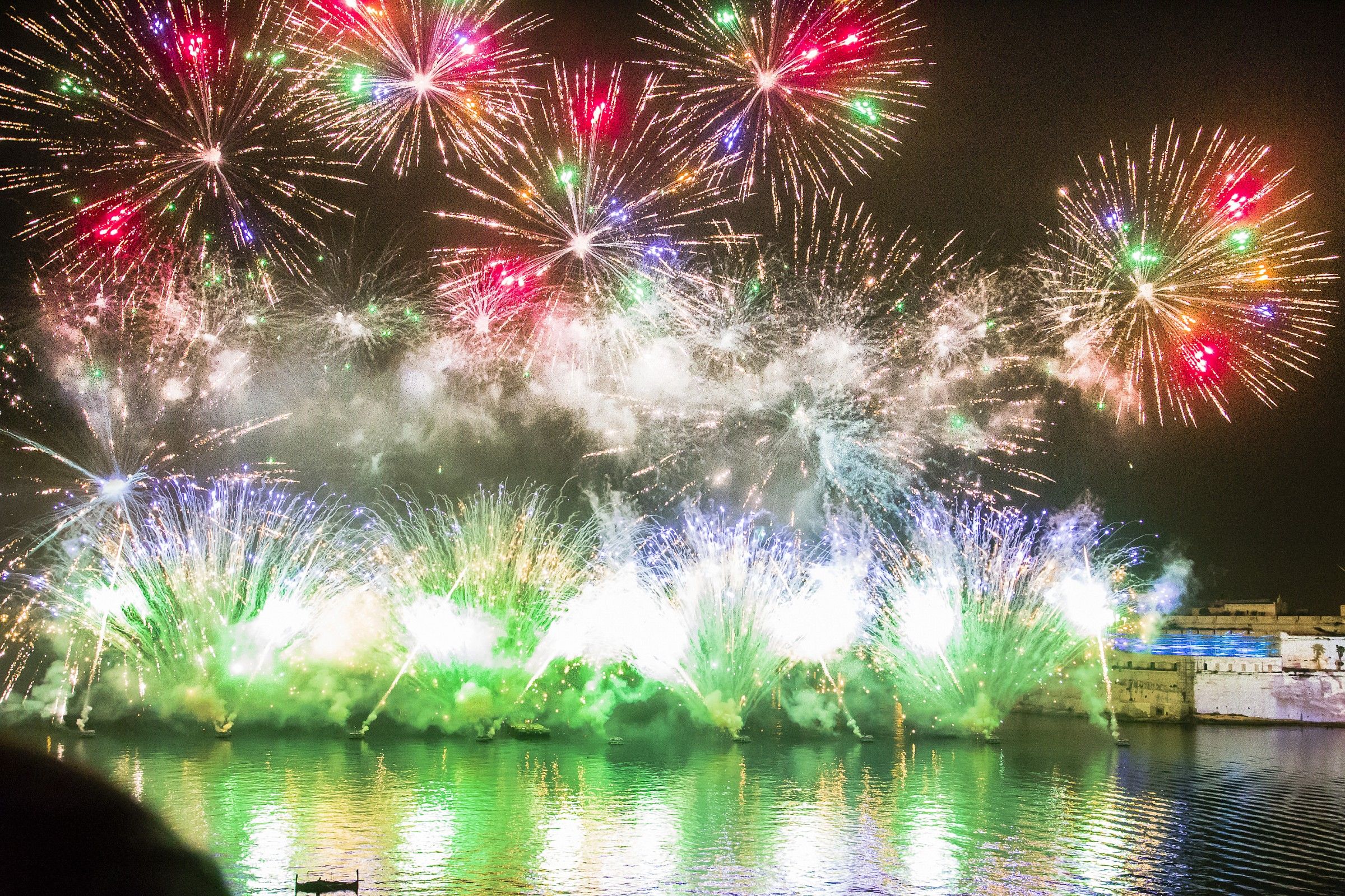 I fuochi d'artificio per i 50 anni dell'indipendenza