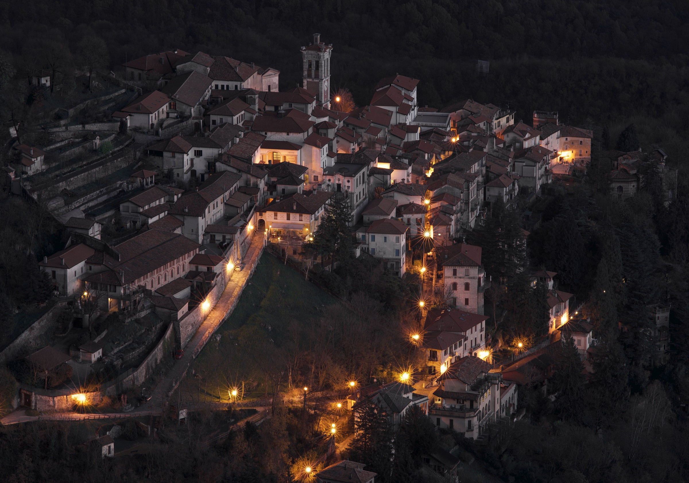 Sacro Monte di Varese, the night comes