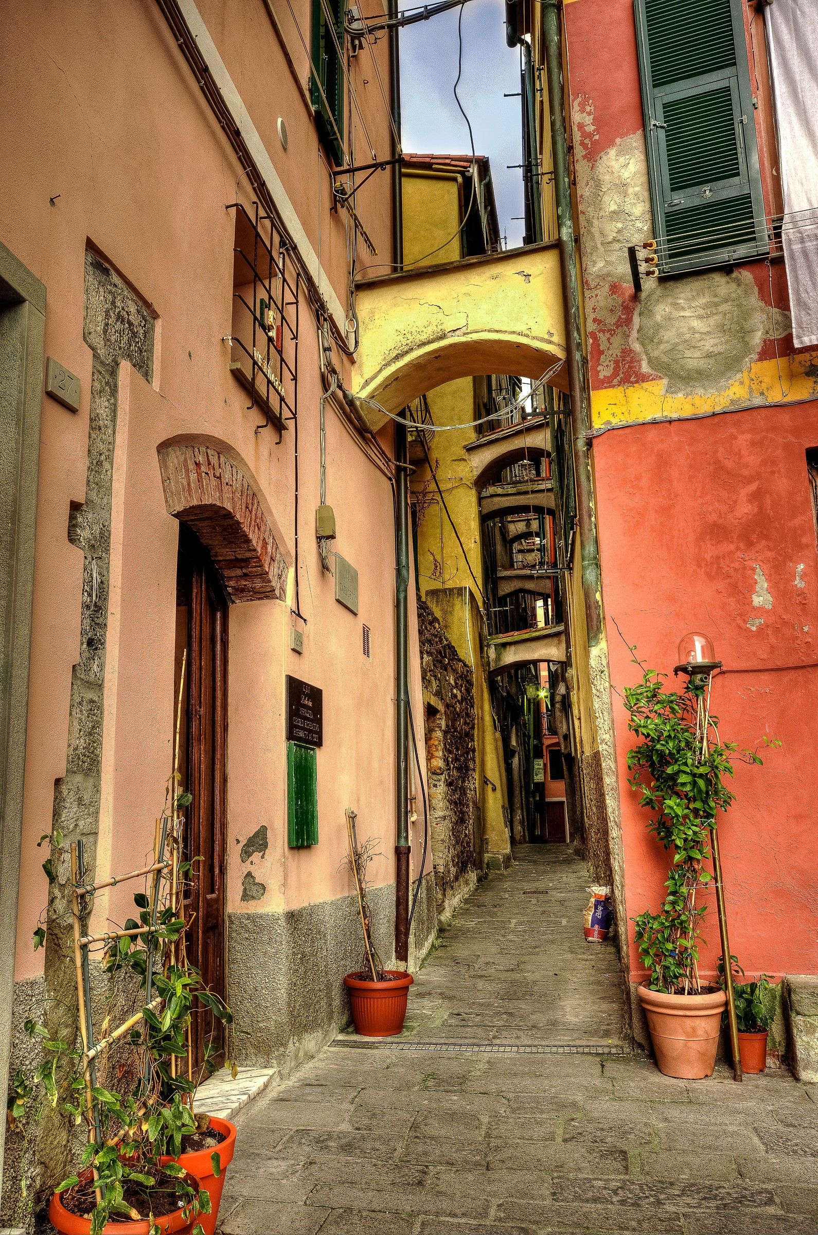 Vernazza, gli spazi surreali delle 5 terre
