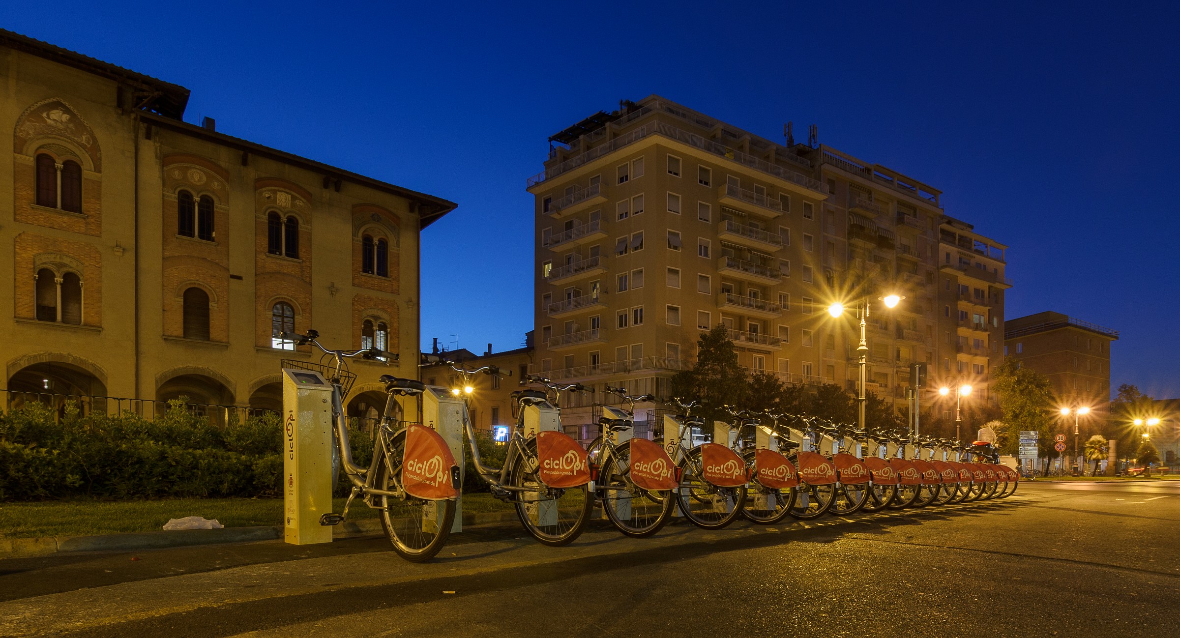 vicino a Largo Padri della Costituzione - Pisa