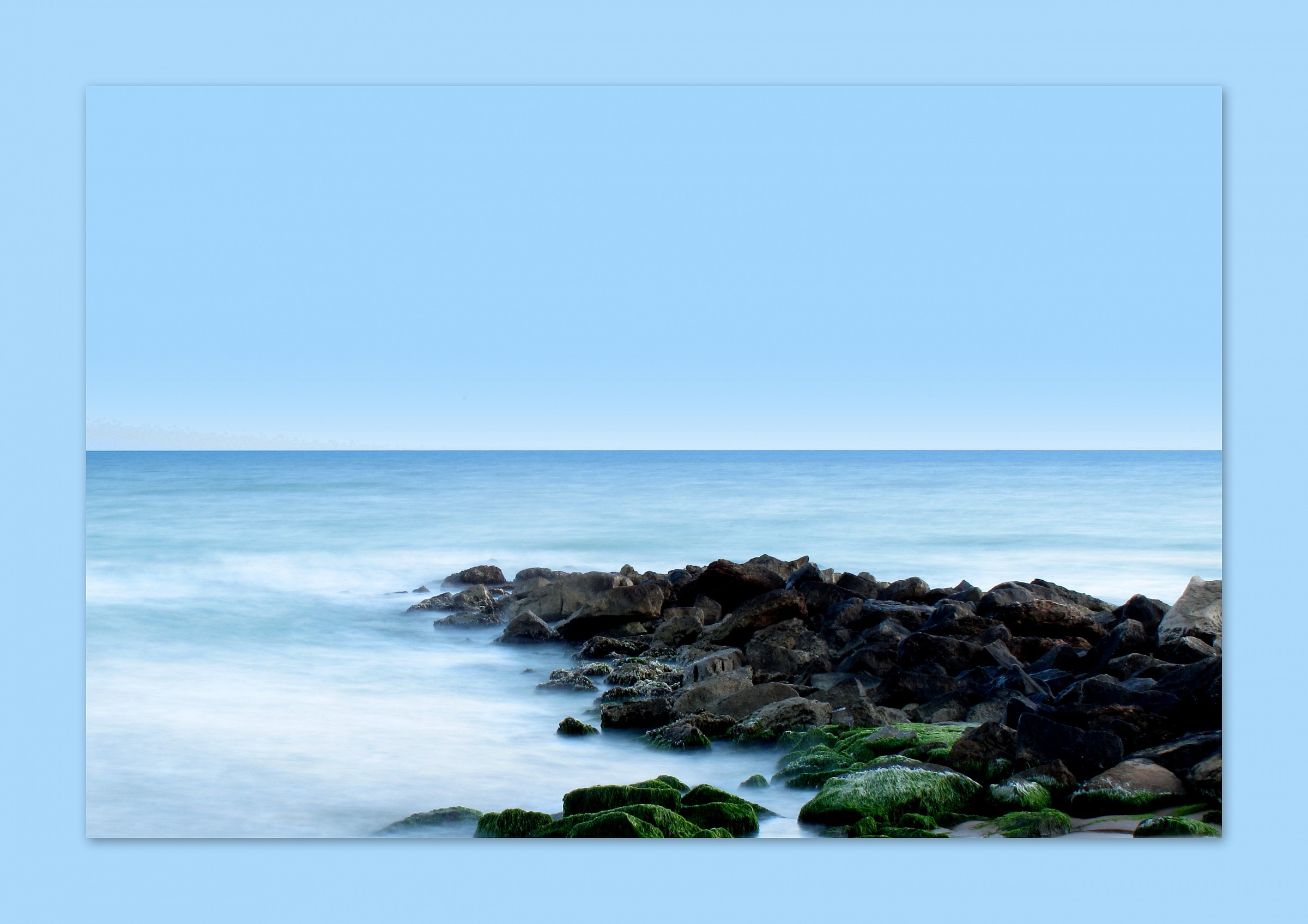 the caresses of the sea ........