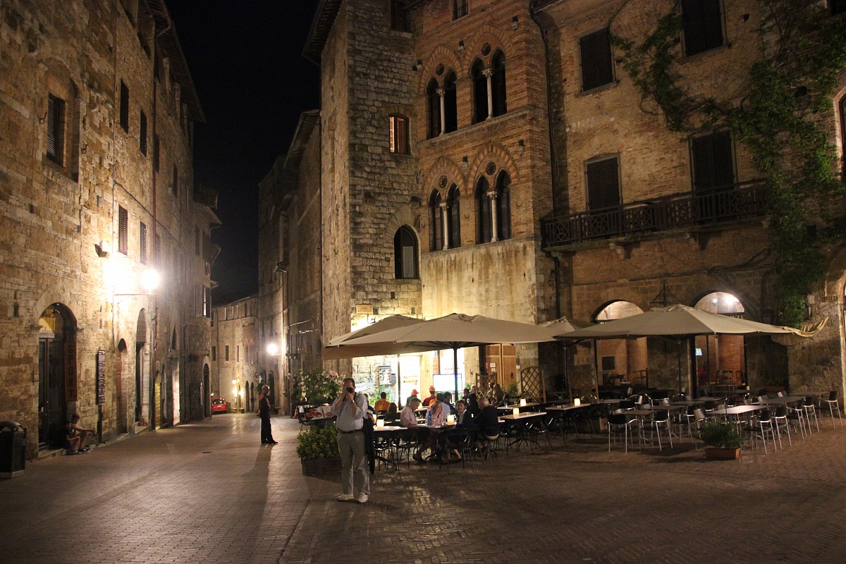 Duello in piazza.