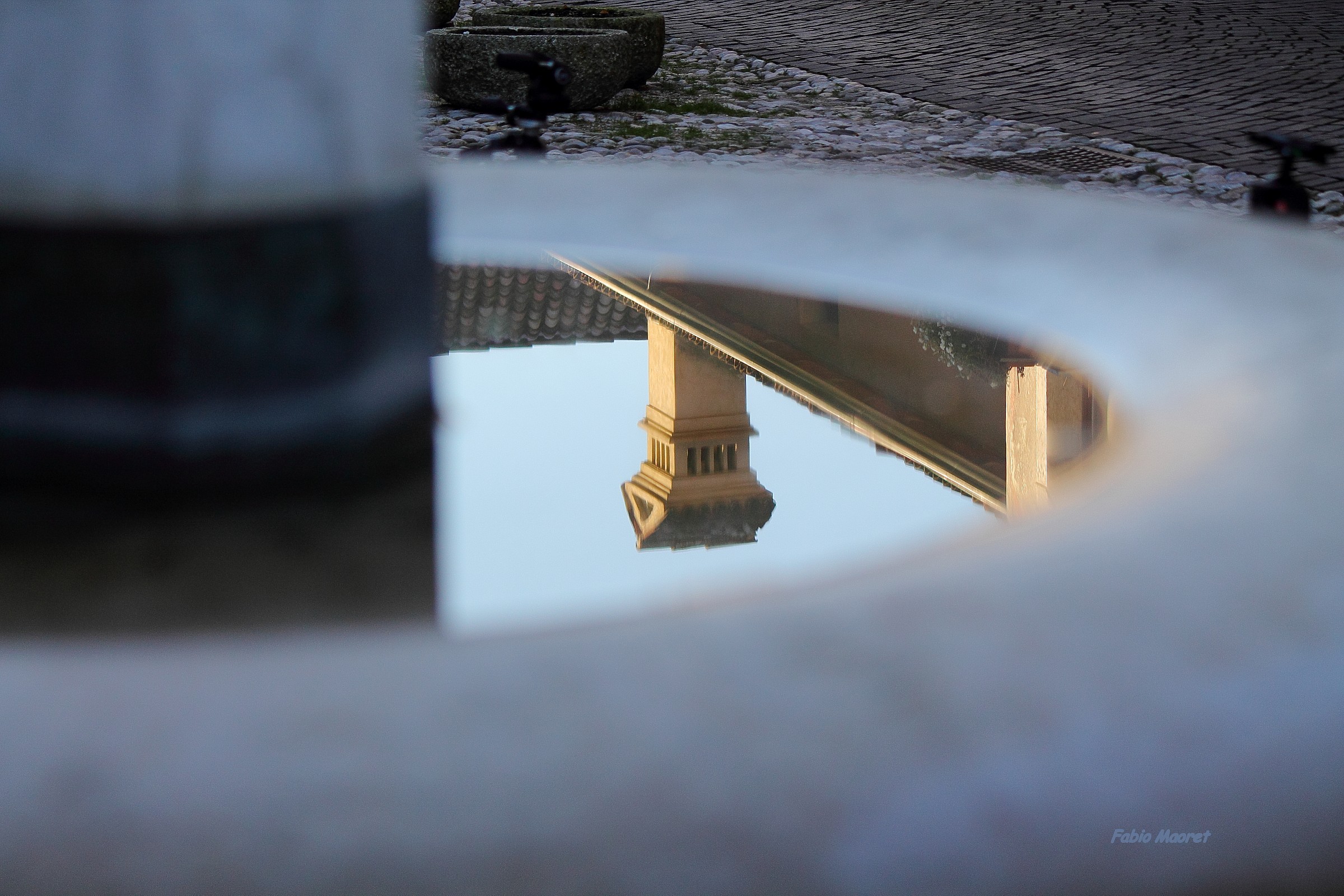 Mirror On A Fountain Of Feltre (bl)