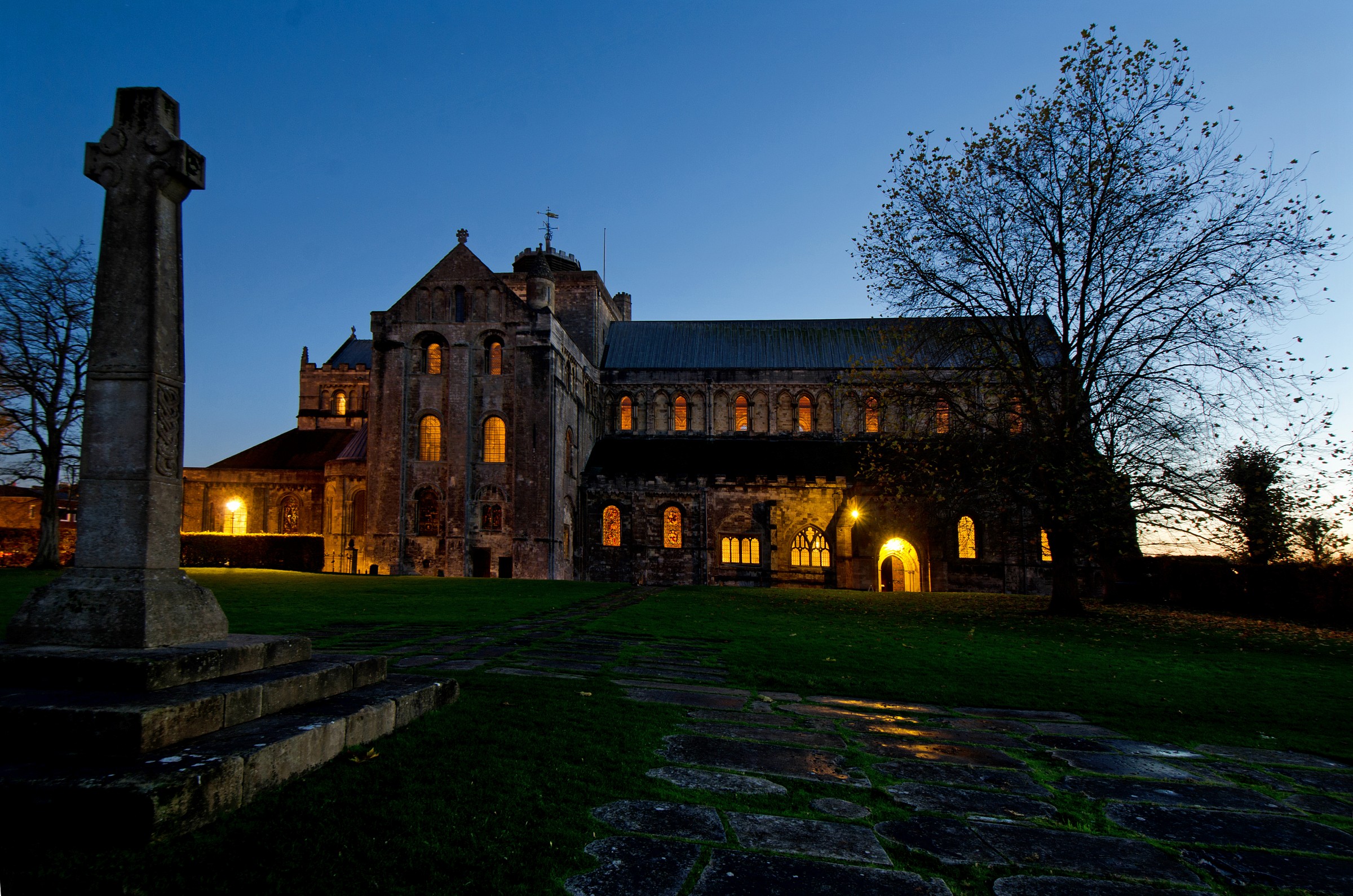 Romsey Abbey - Dusk