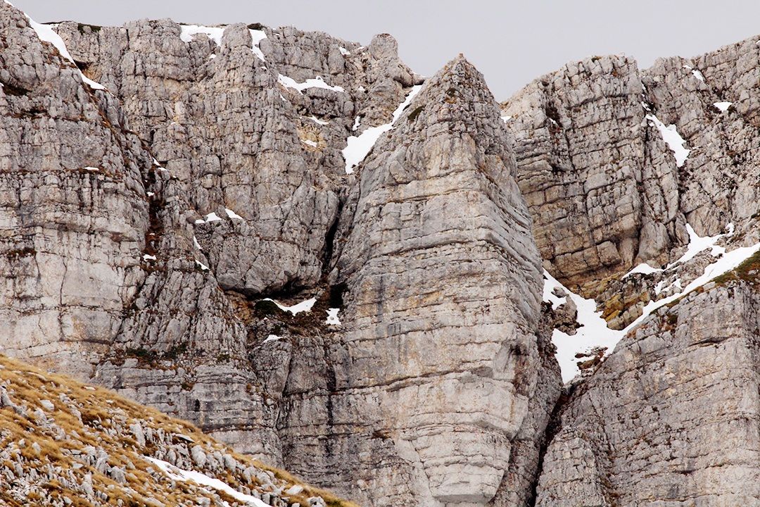 view from the shelter Sebastiani Park Sirente and Ve