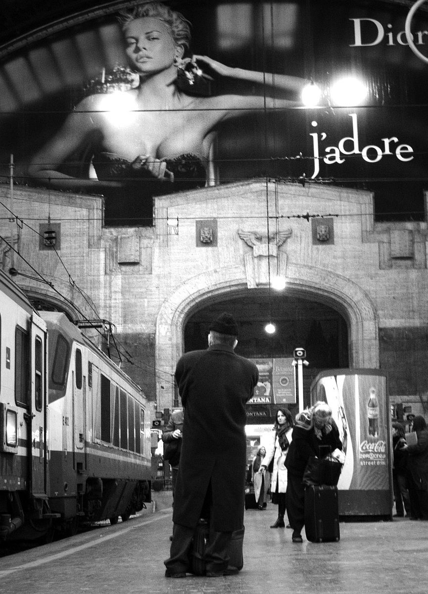 L'attesa in stazione