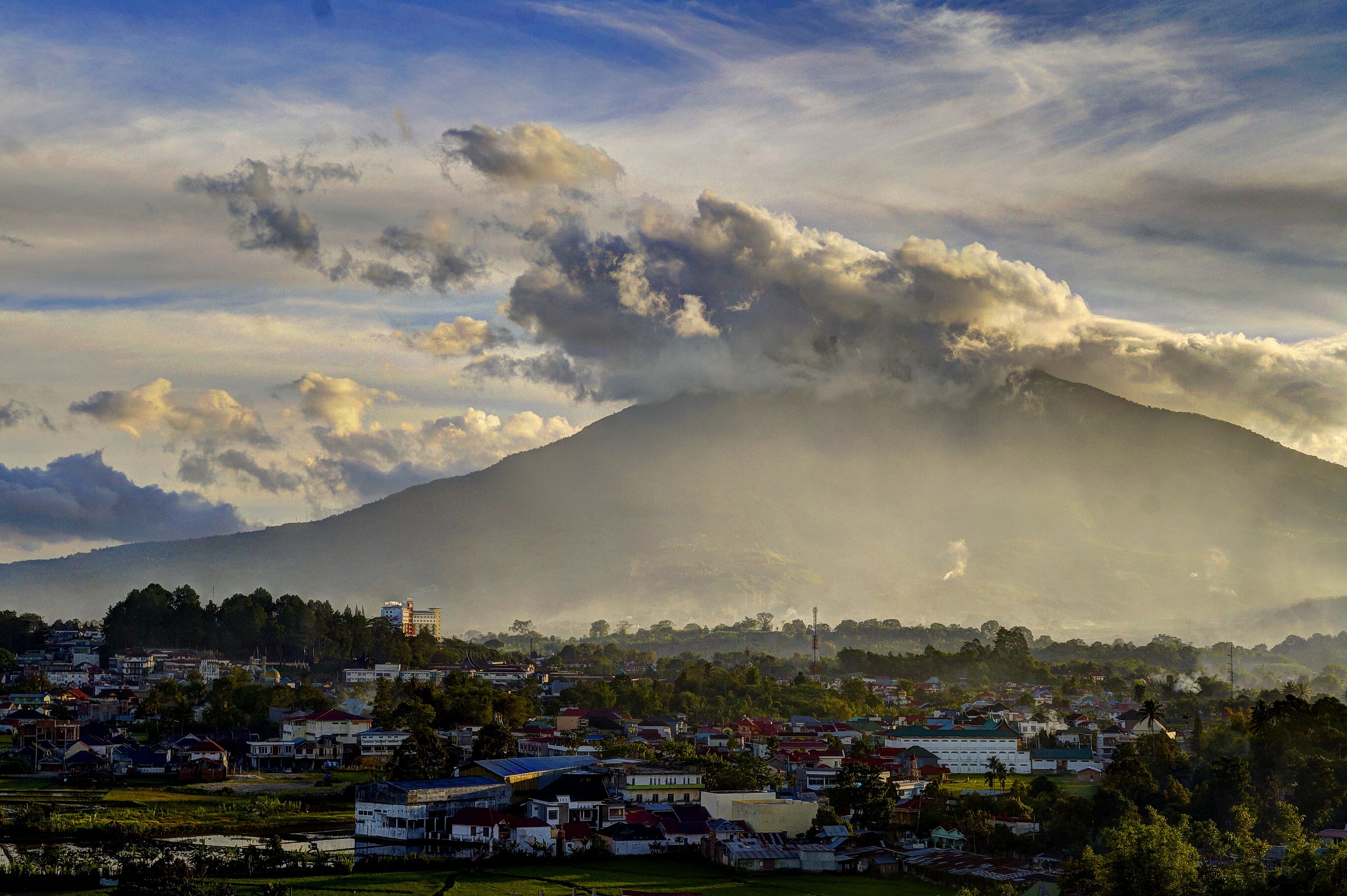 Vulcano attivo Singgalang
