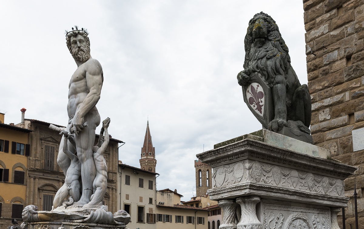 Piazza della Signoria - Il Biancone ed il Marzocco