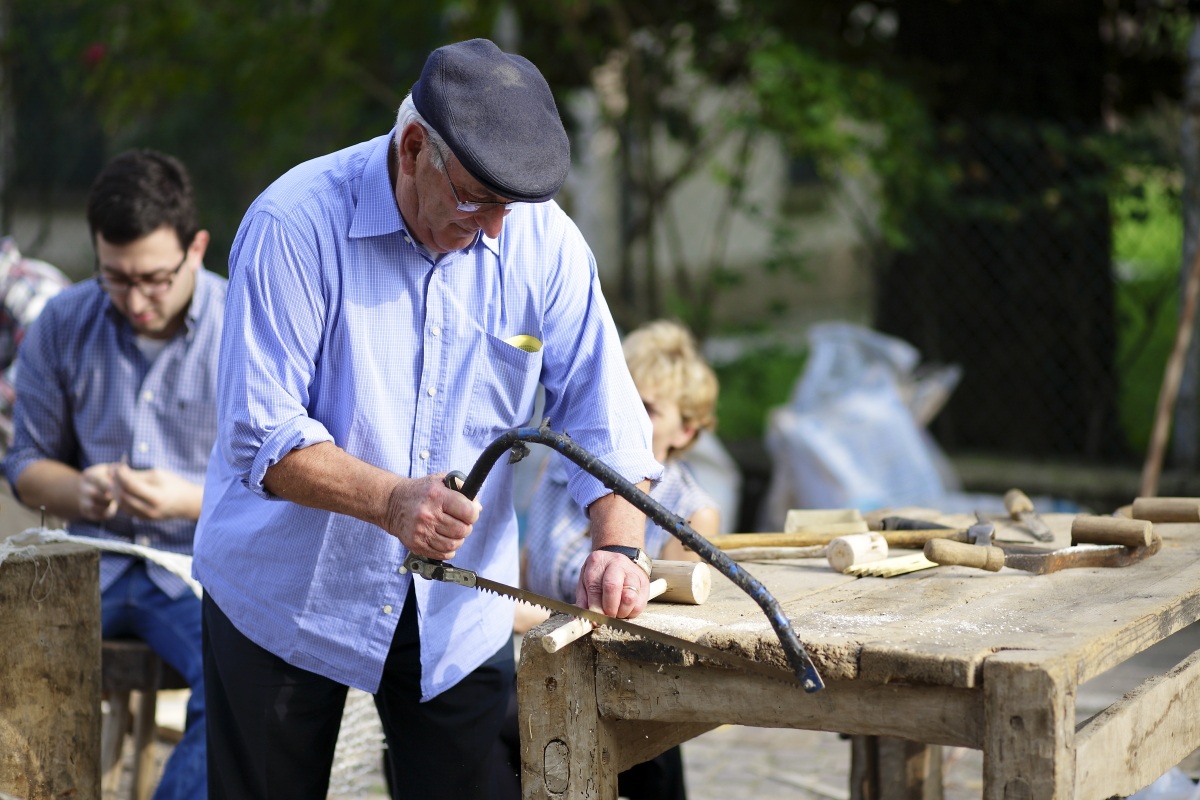 traditional processing local wood