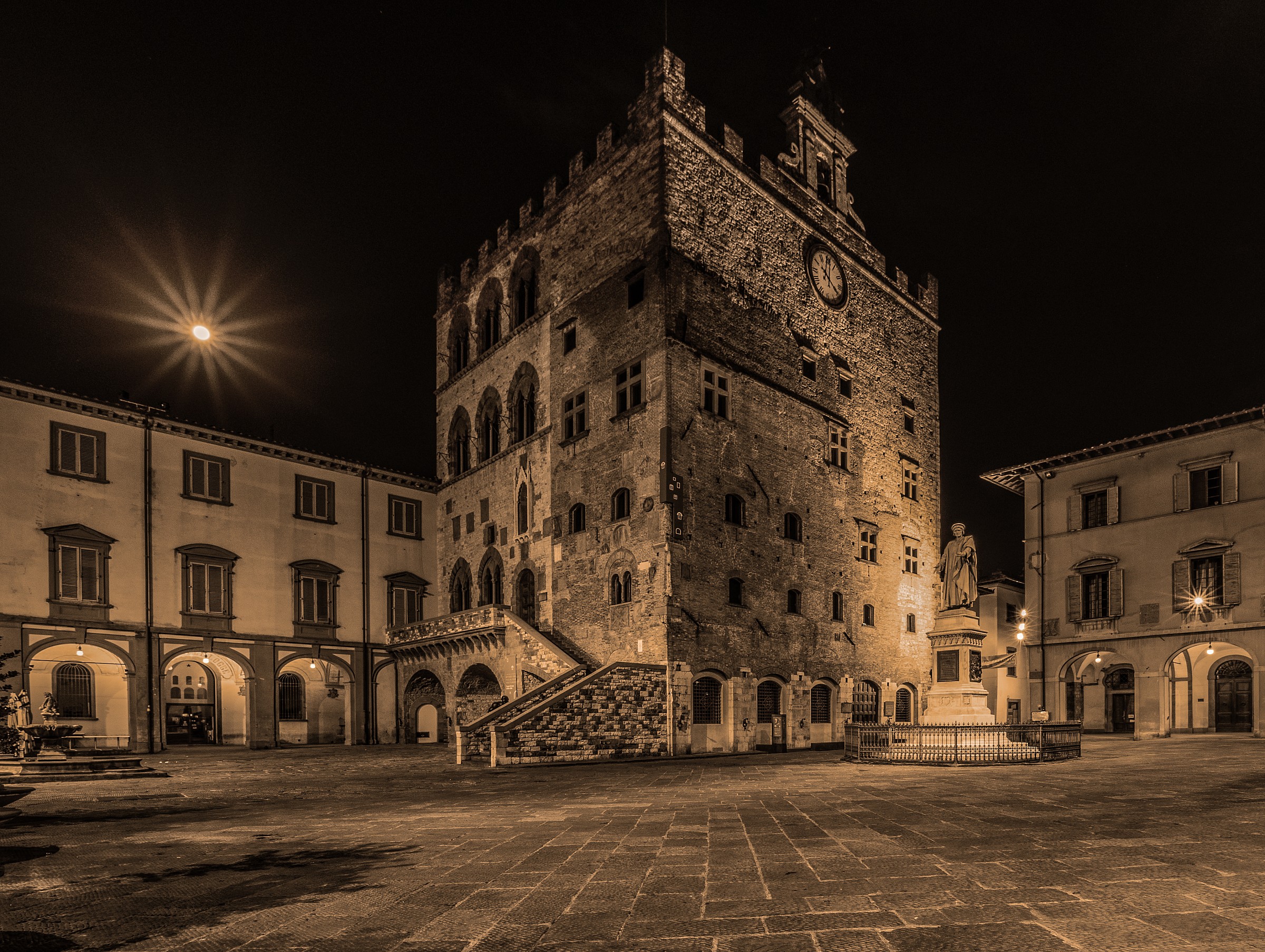 Piazza del Comune, Palazzo Pretorio -  Prato