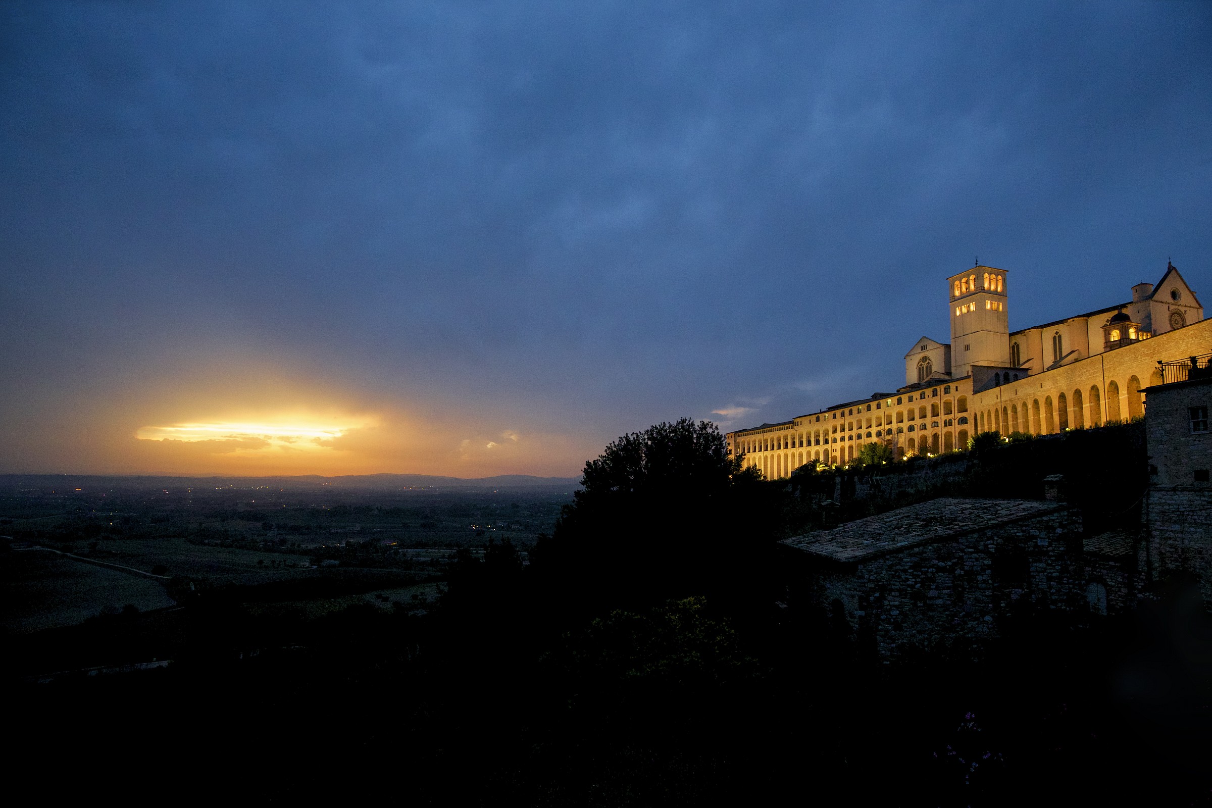 Assisi - Basilica di S.Francesco al tramonto