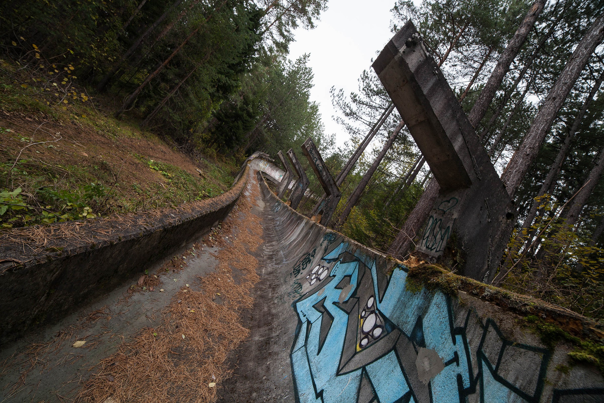 Abbandonato pista da bob olimpica games'84 vicino Saraje...