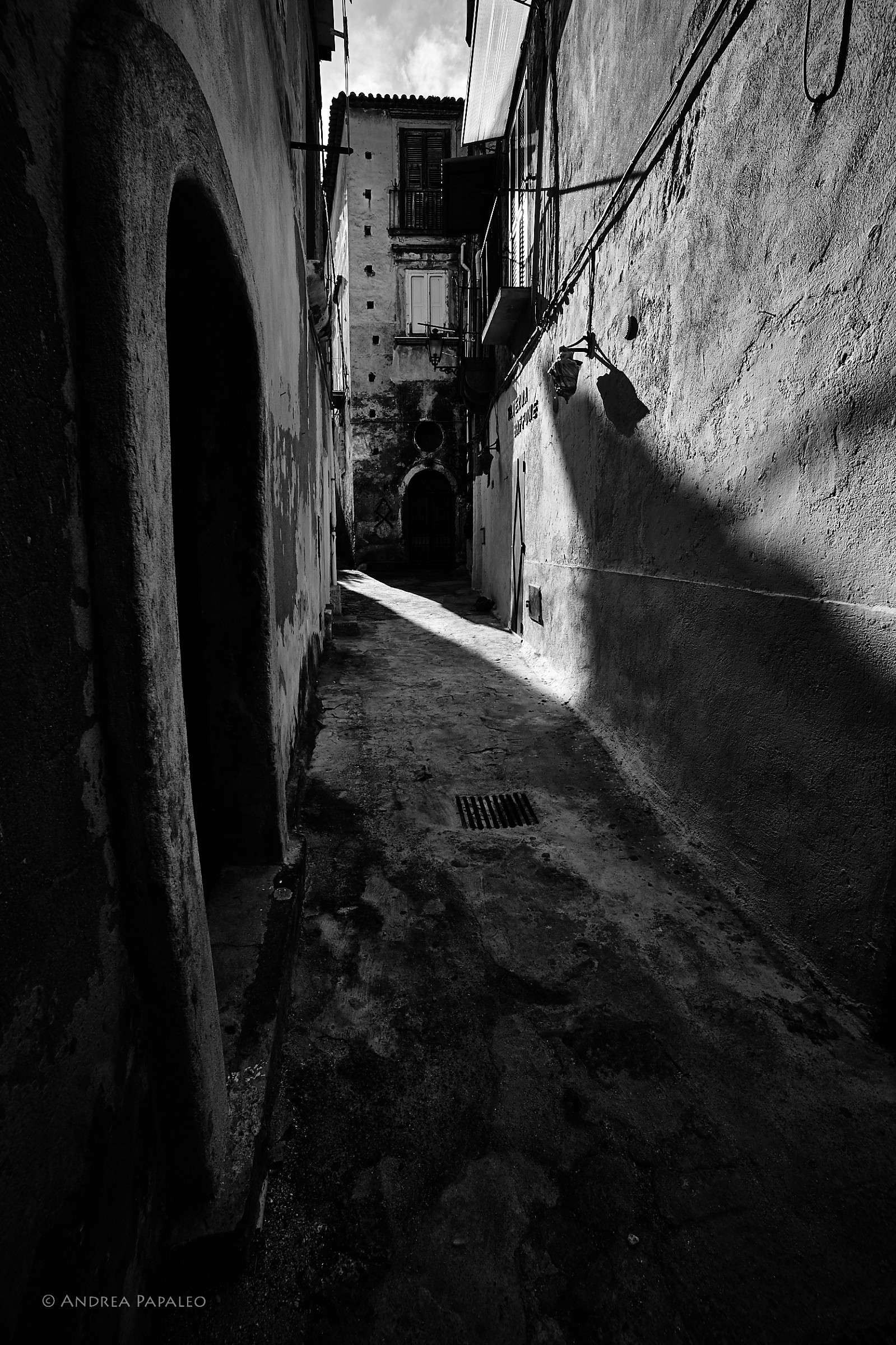 Alleys Tropeani