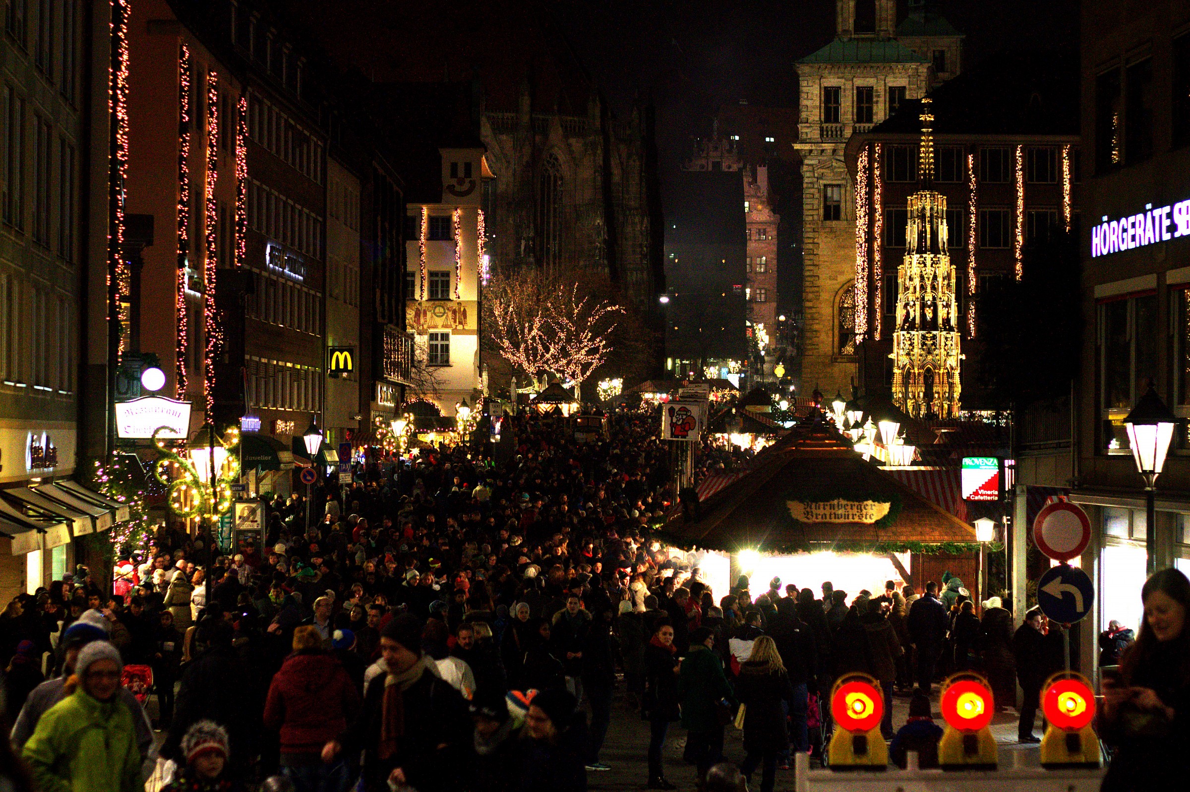 Nuremberg, crowd the markets