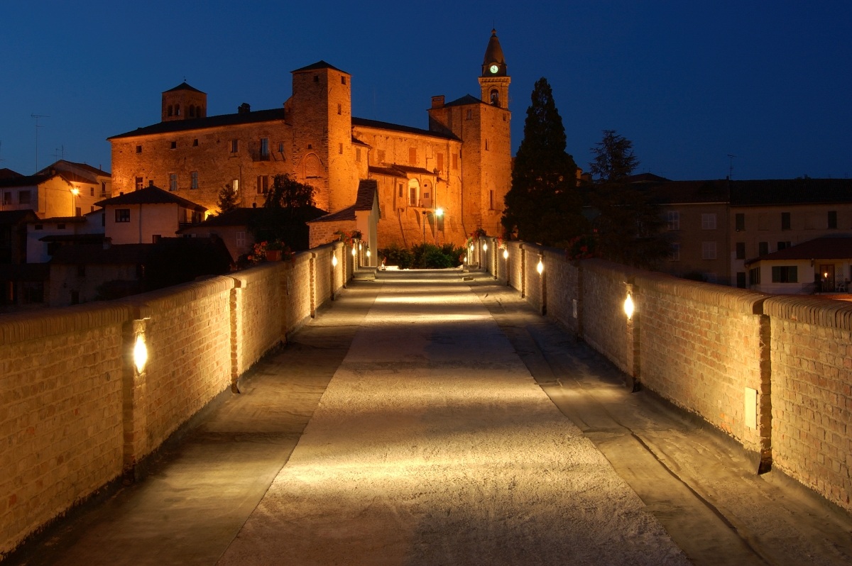 Bridge and castle of Monastero Bormida (at)