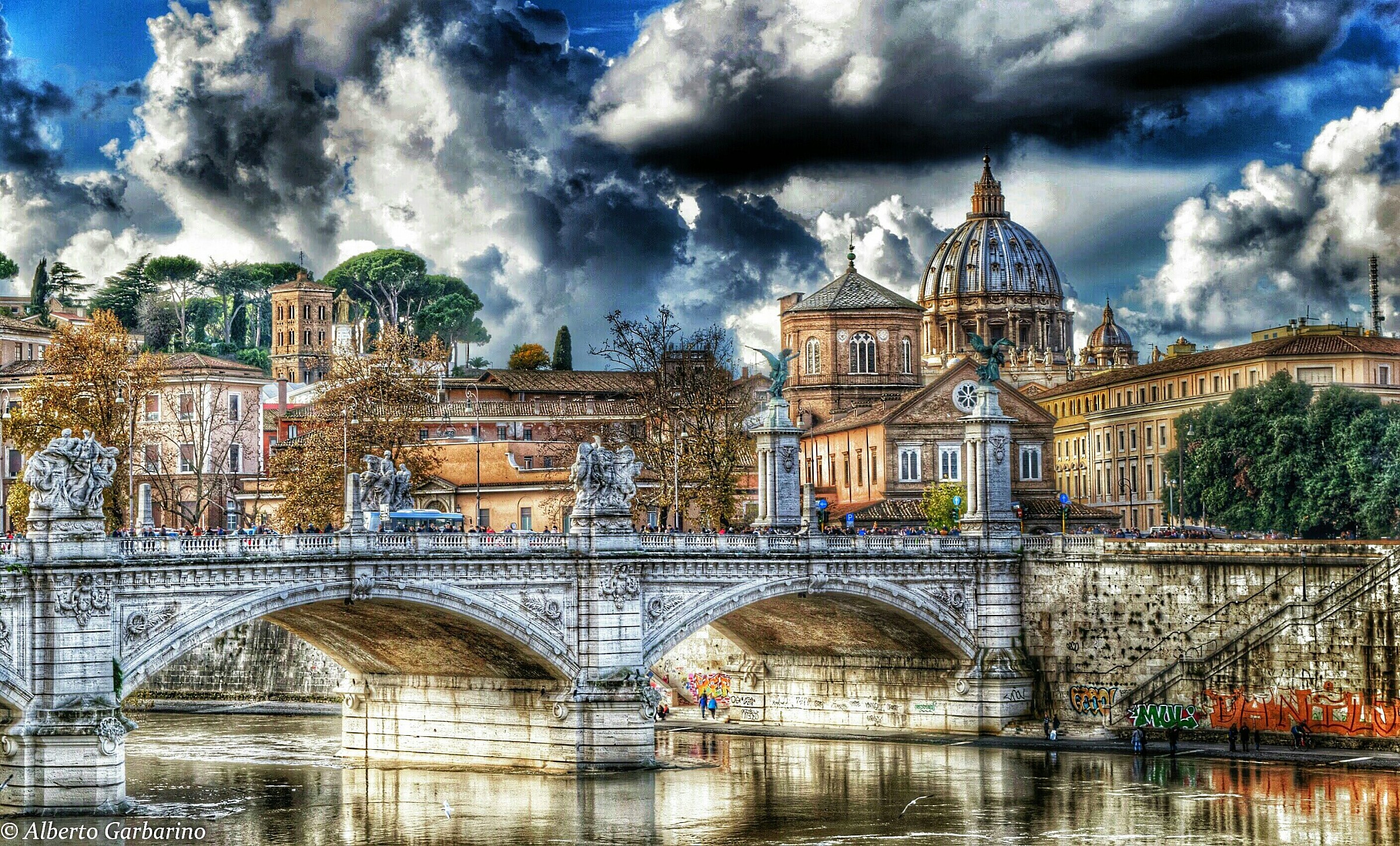 Cupolone di San Pietro e il Tevere
