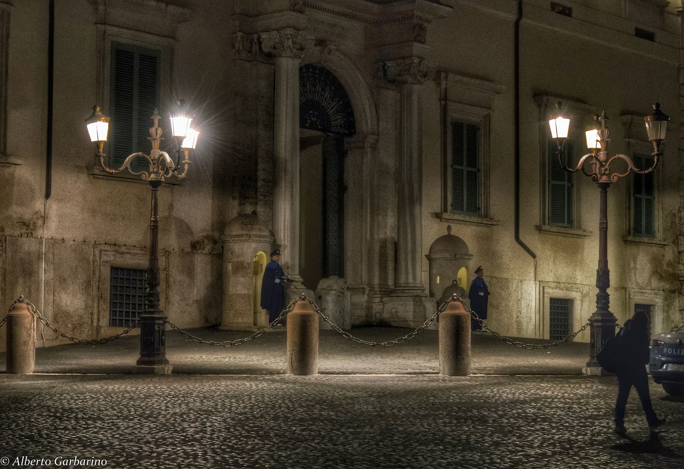 Entrata del Palazzo del Quirinale. Notte