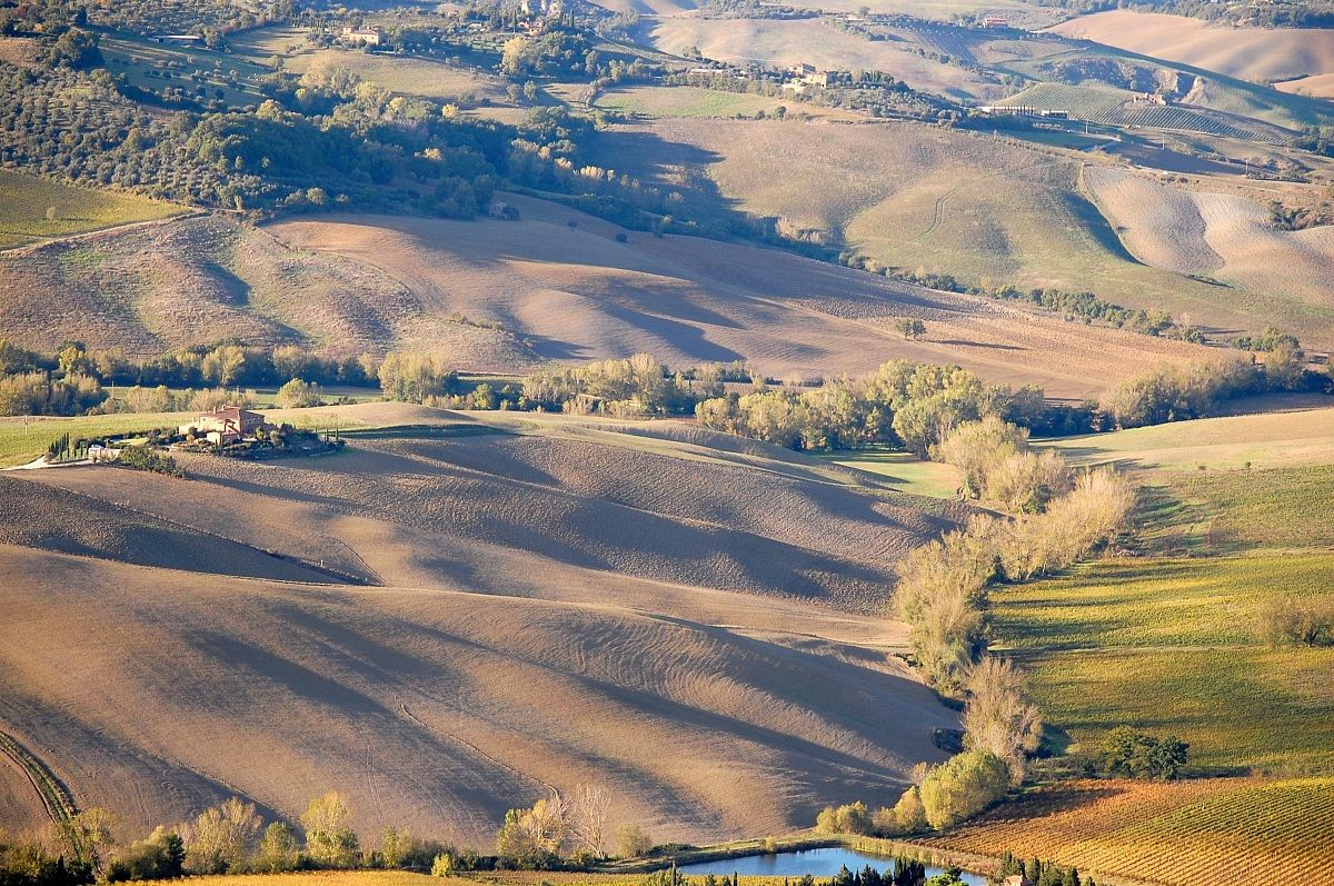 Autunno in Val d'Orcia, vista da Montepulciano