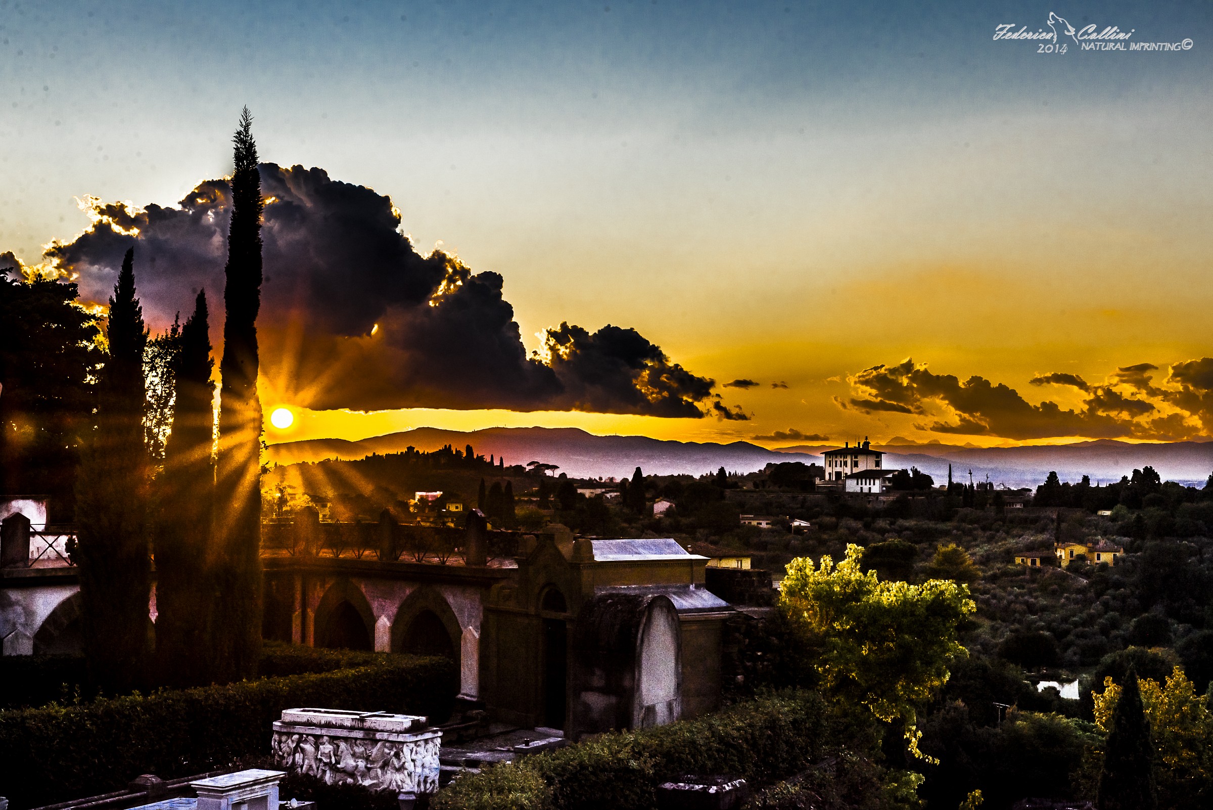 tramonto su colline di Firenze