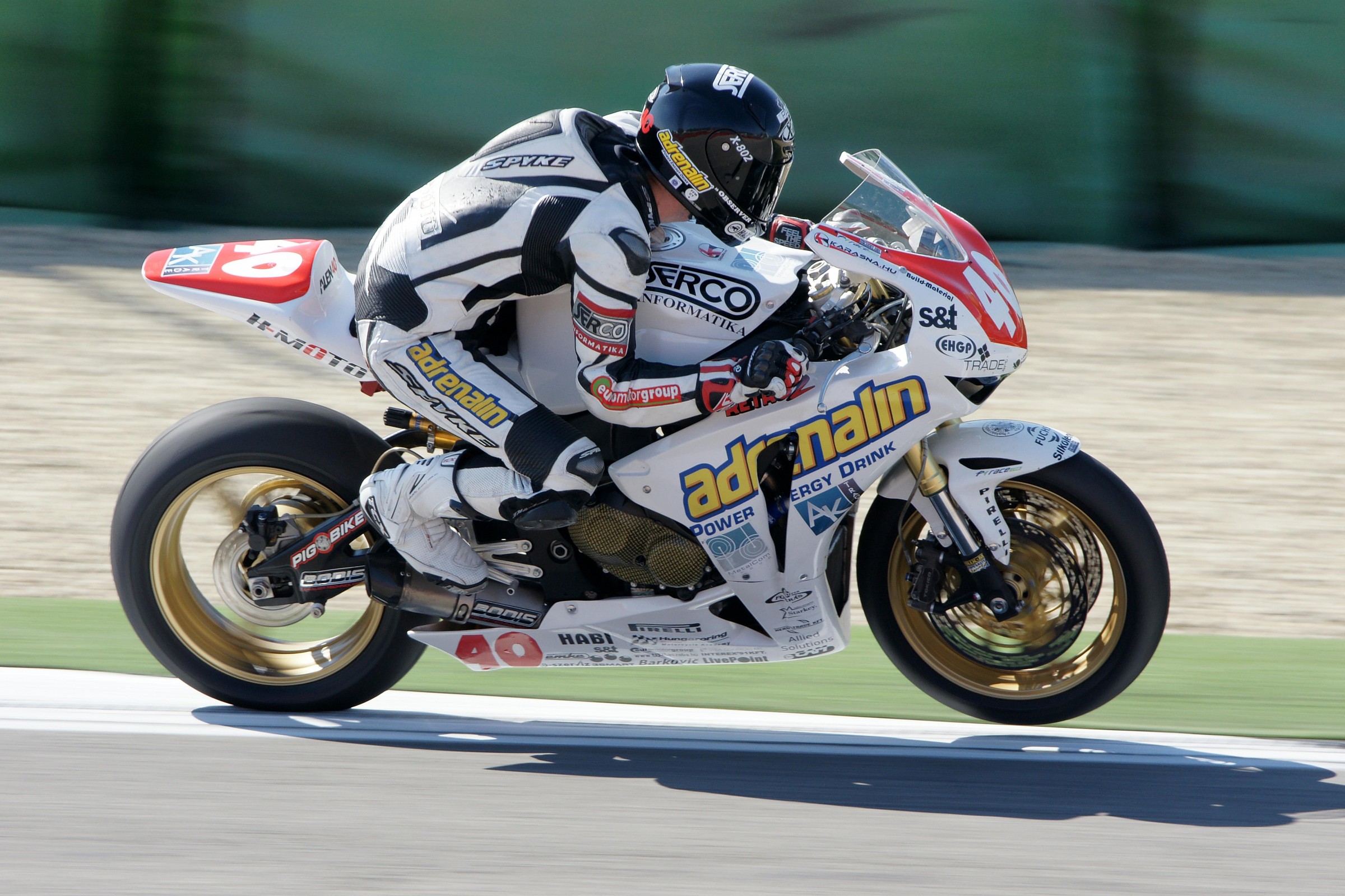 Foto scattata dal terrazzo sopra i box di imola
