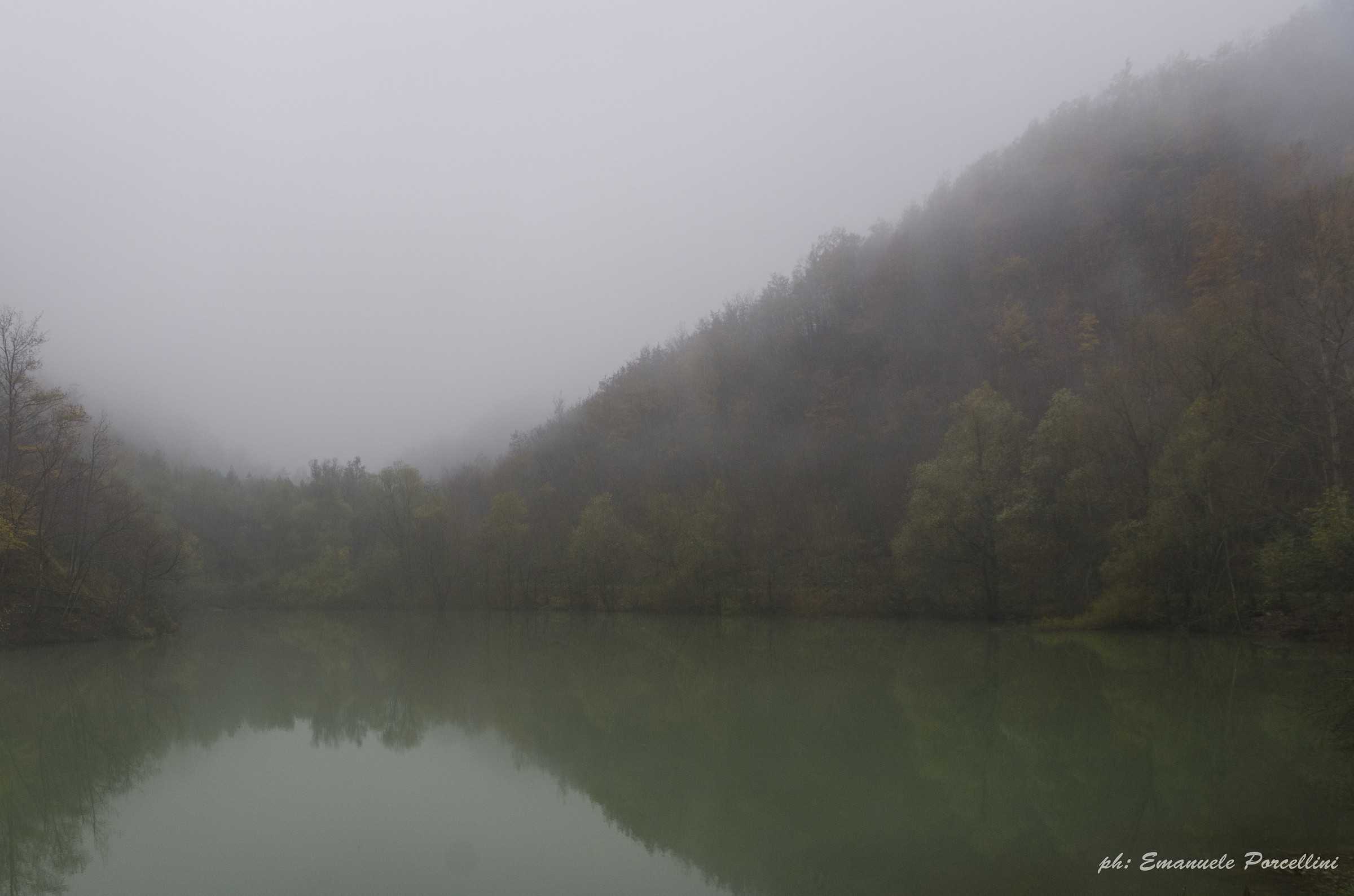 Autumn at Lake bridge