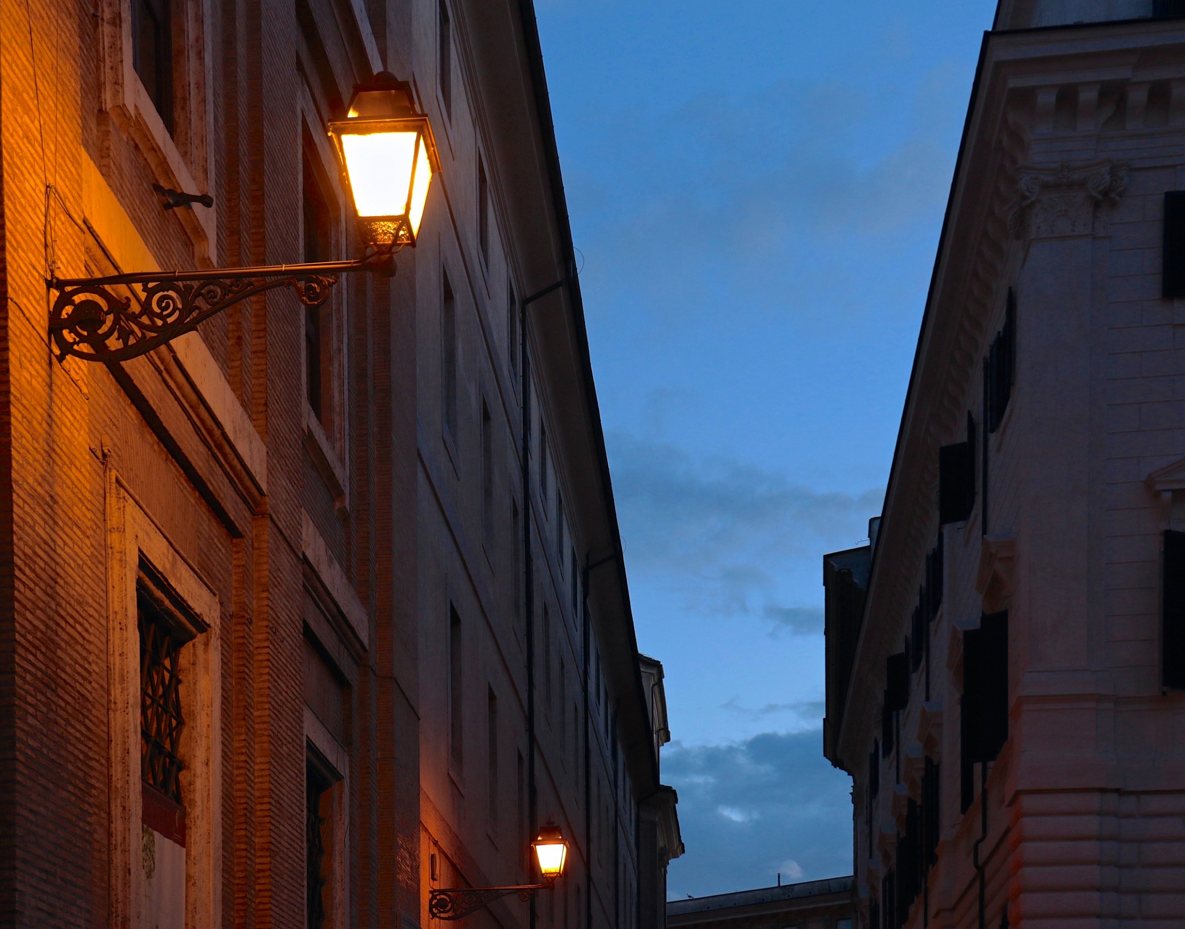 in giro per Roma - Via Banchi vecchi