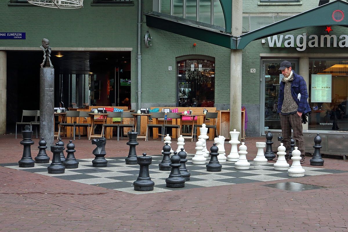 Amsterdam - Chess Game with Max Euweplein