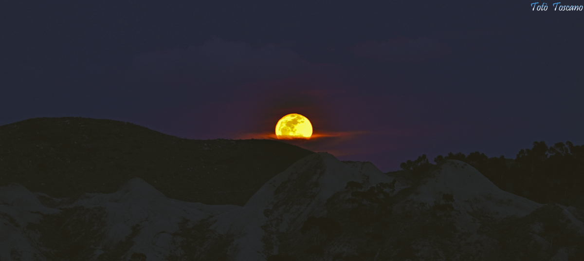 Dawn of the full moon, March 8, 2012.