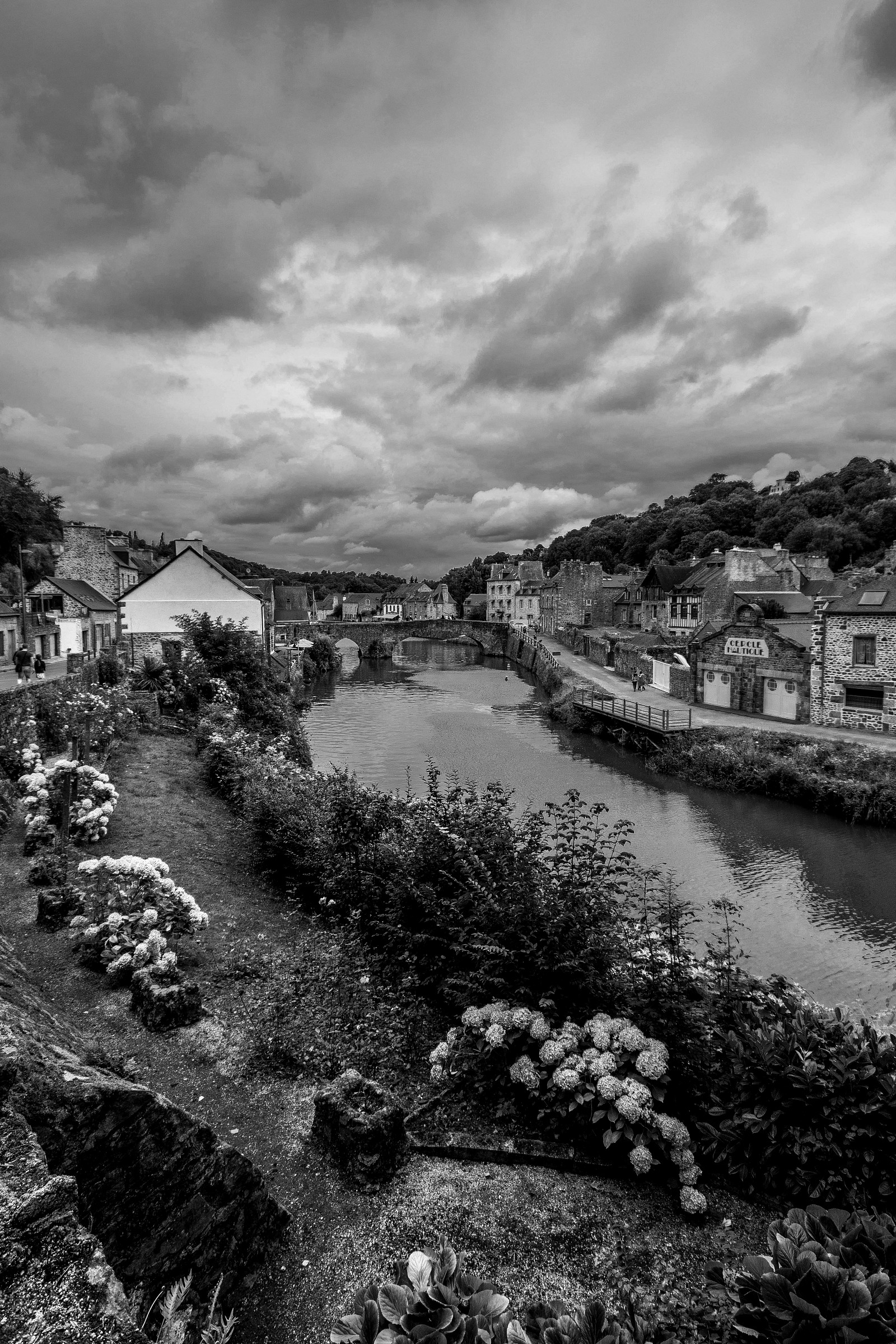 Britain ...... Dinan