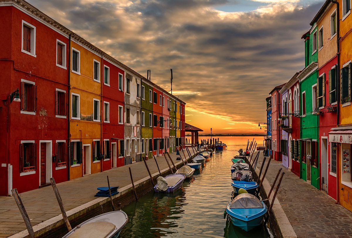 La piccola Burano al tramonto