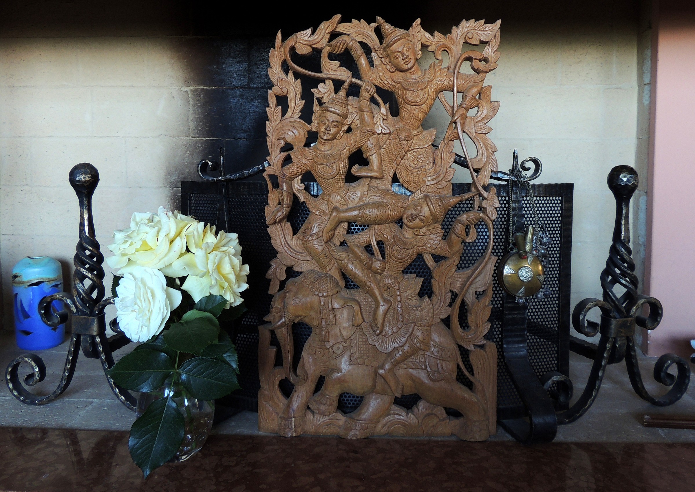 Myanmar-danza degli elefanti