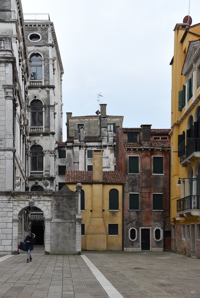 Black, white and colors in Venice