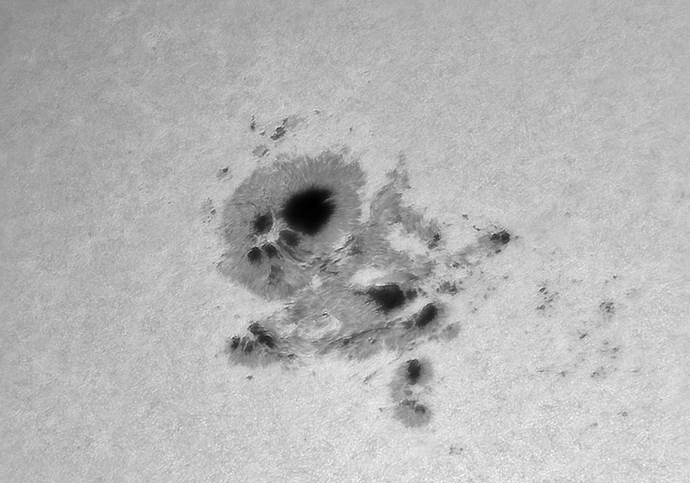 Sun October 21, 2014 noaa 2192