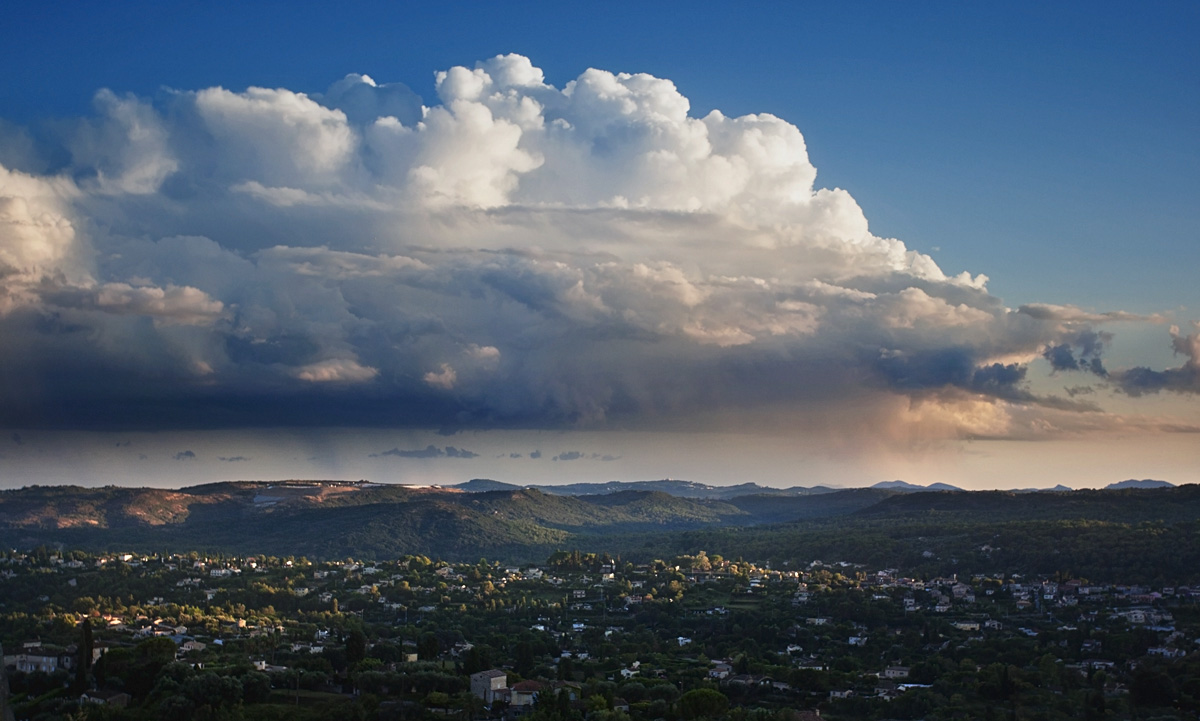 Nubi su St. Paul de Vence