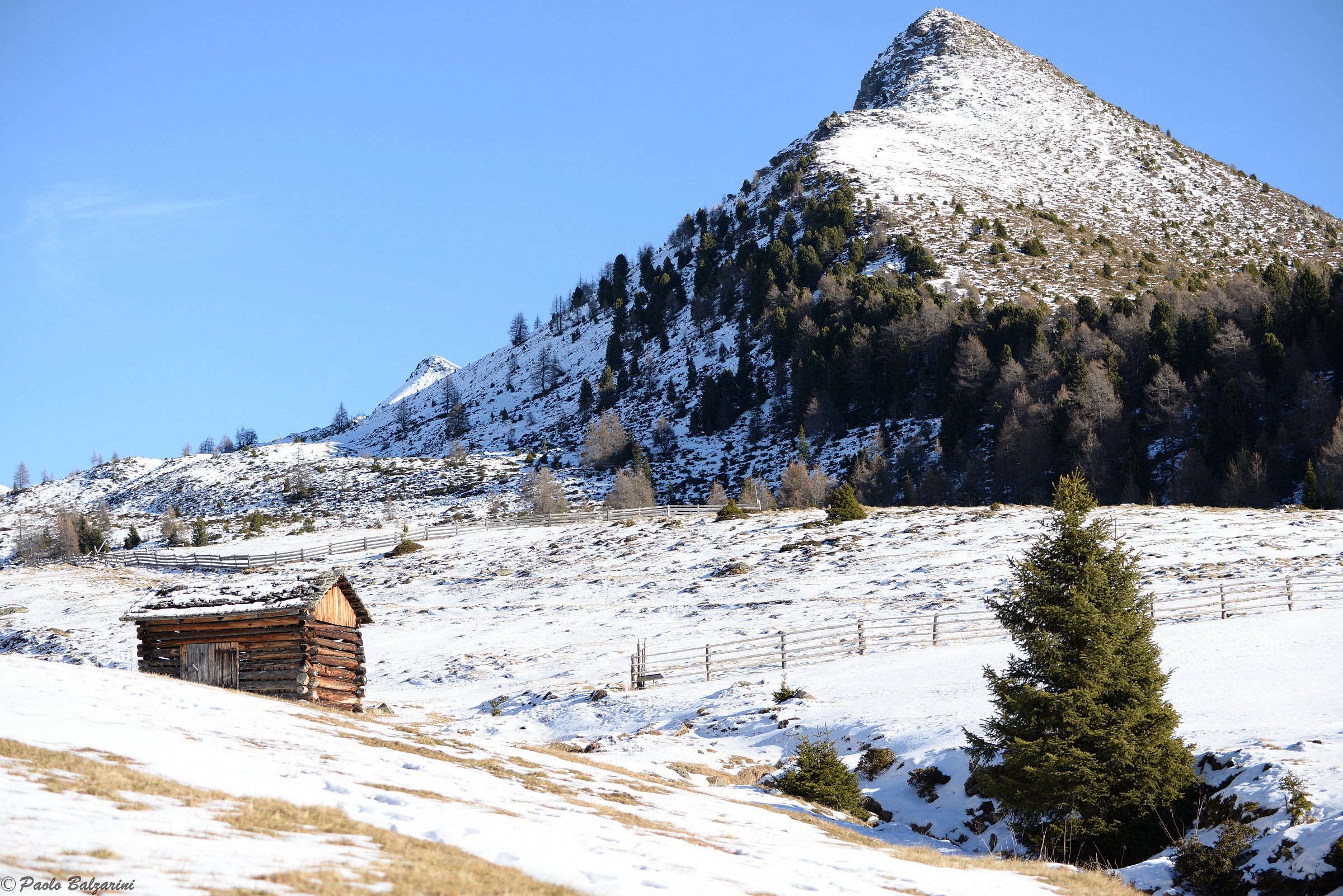Fine dicembre in attesa della neve sopra malga Tesido