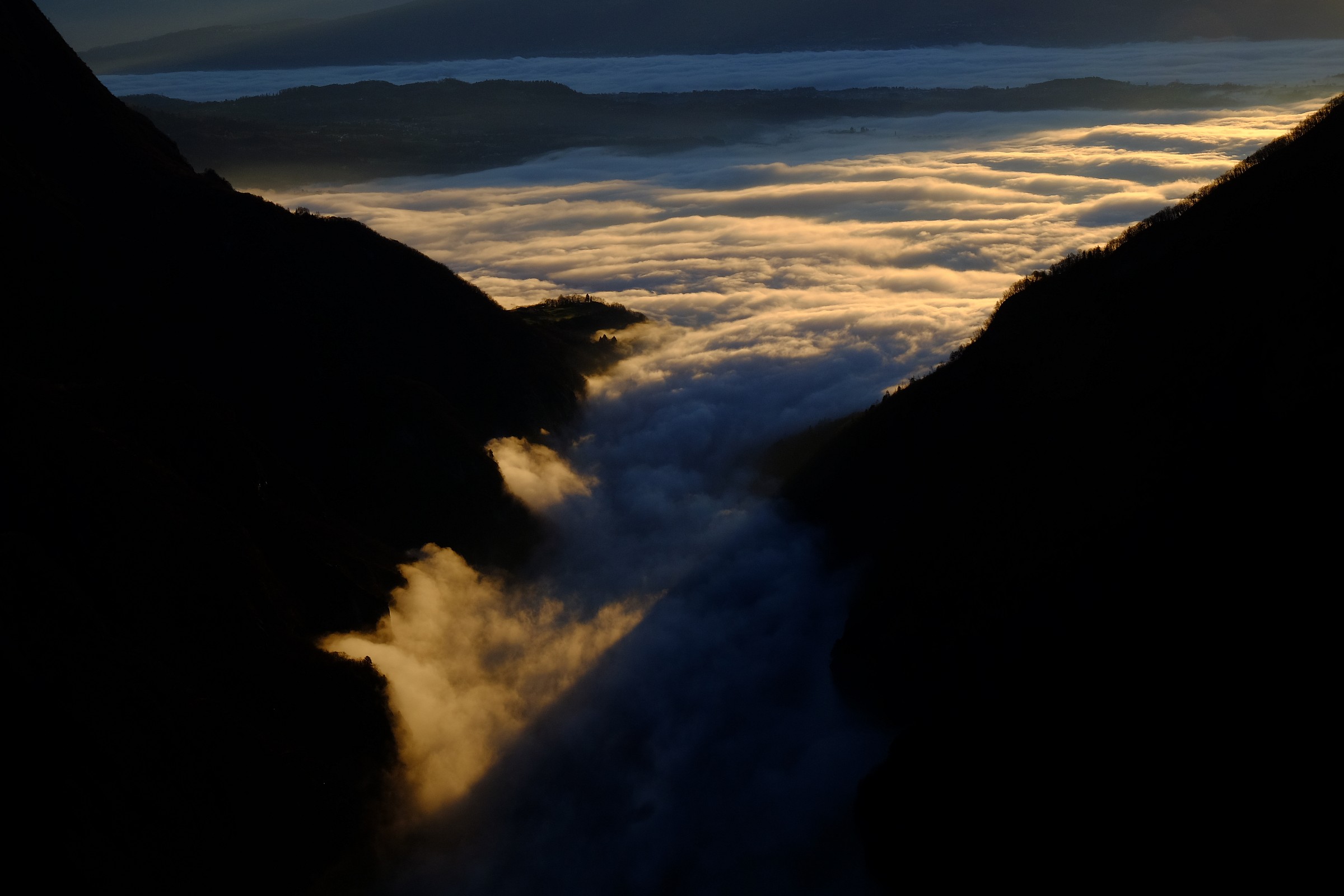 prime luci in val Belluna.