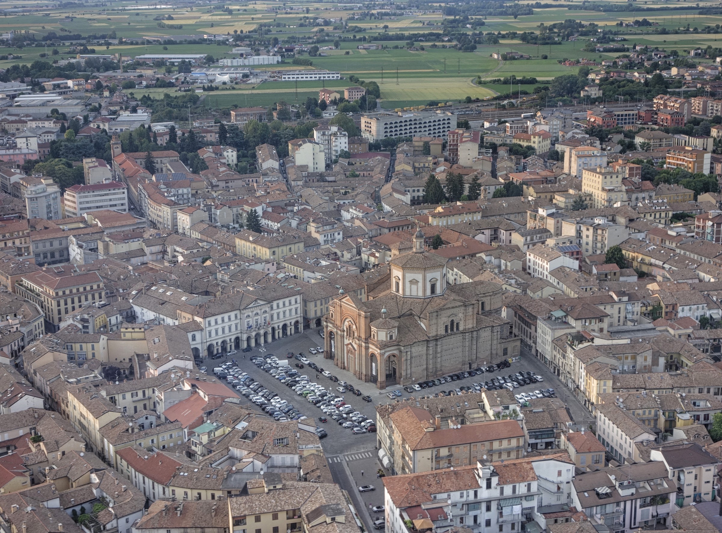 Voghera Piazza Duomo